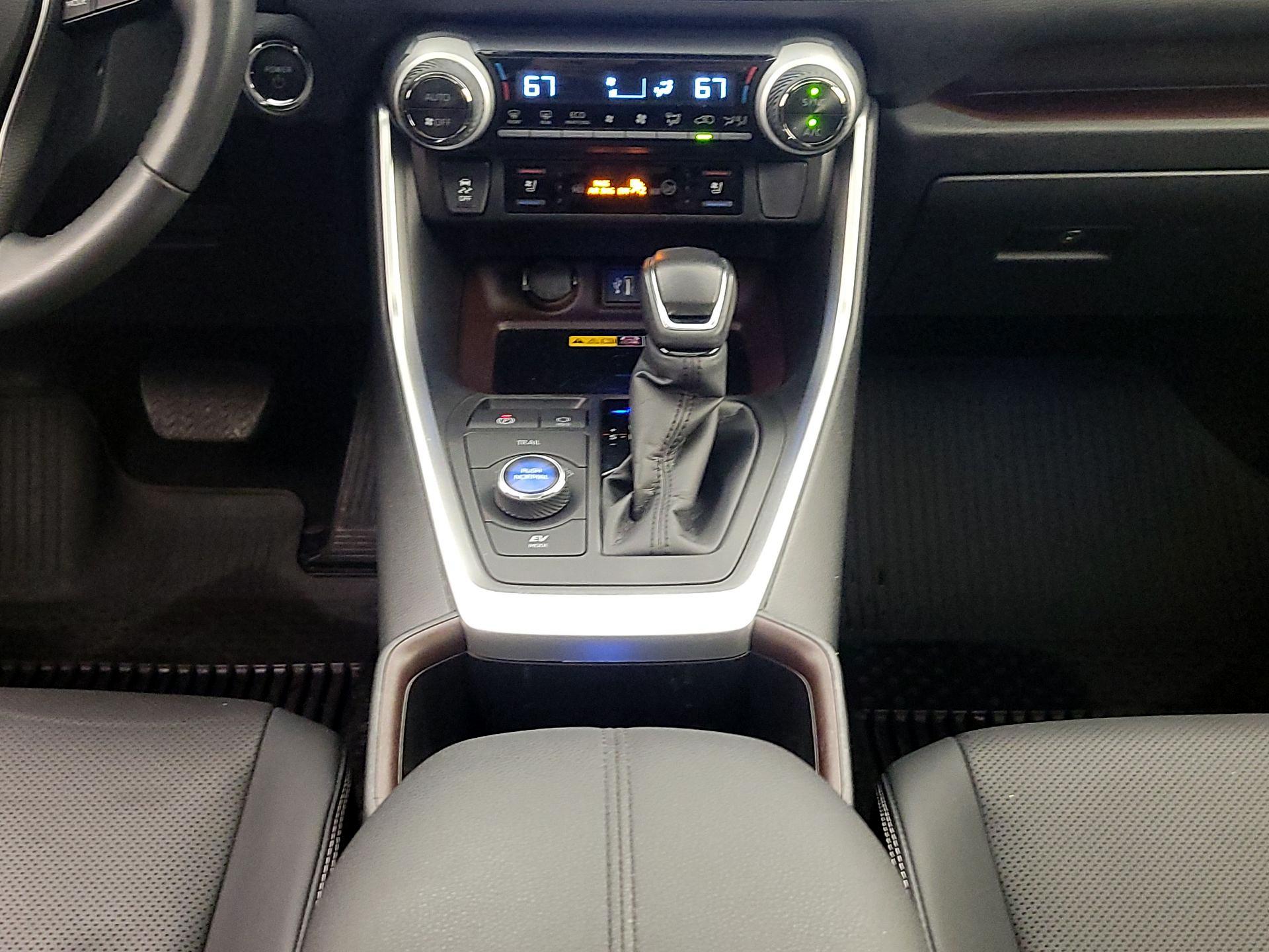 Thumbnail: 2024 Toyota RAV4 - 17