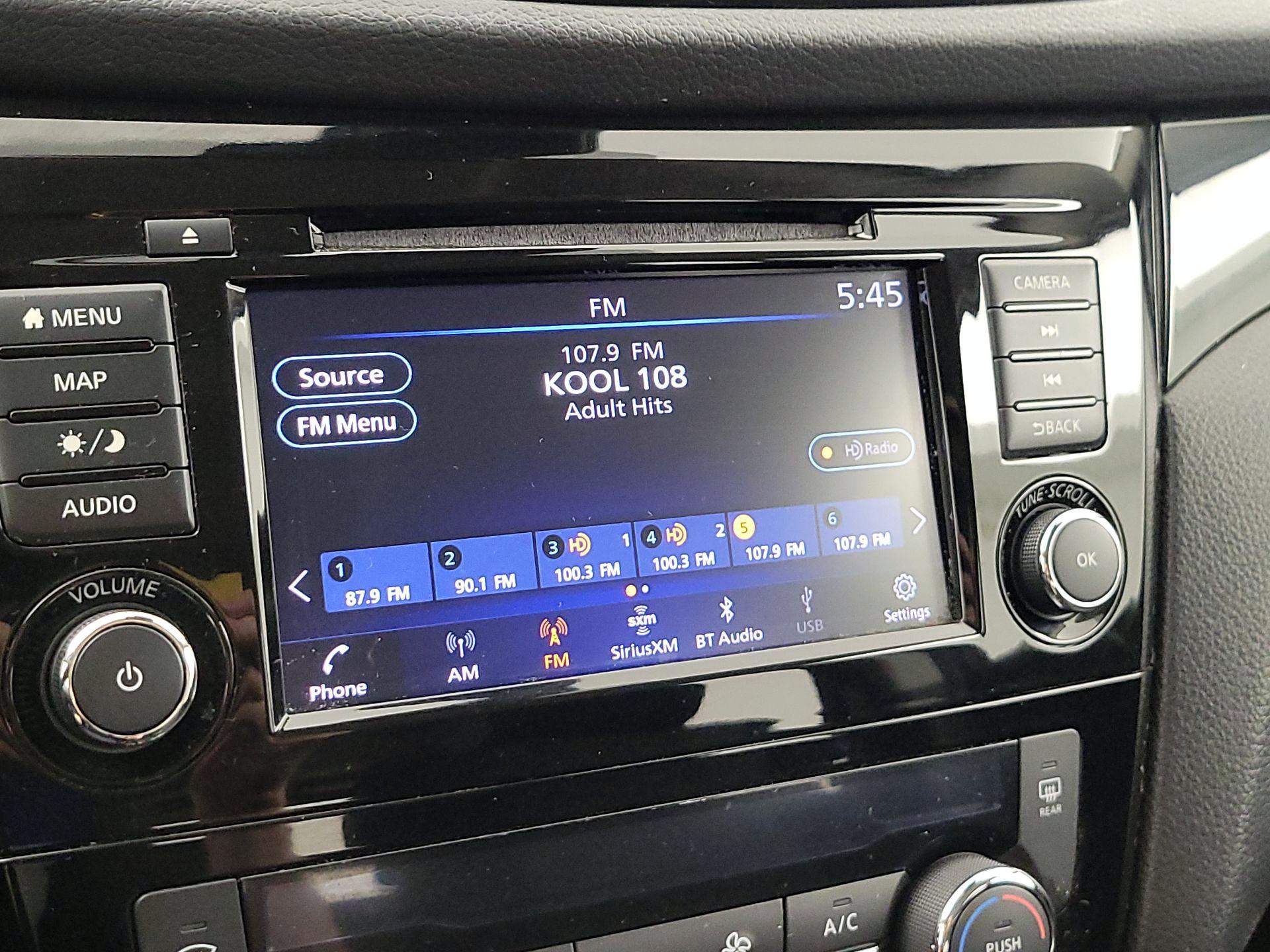 Thumbnail: 2019 Nissan Rogue Sport - 16