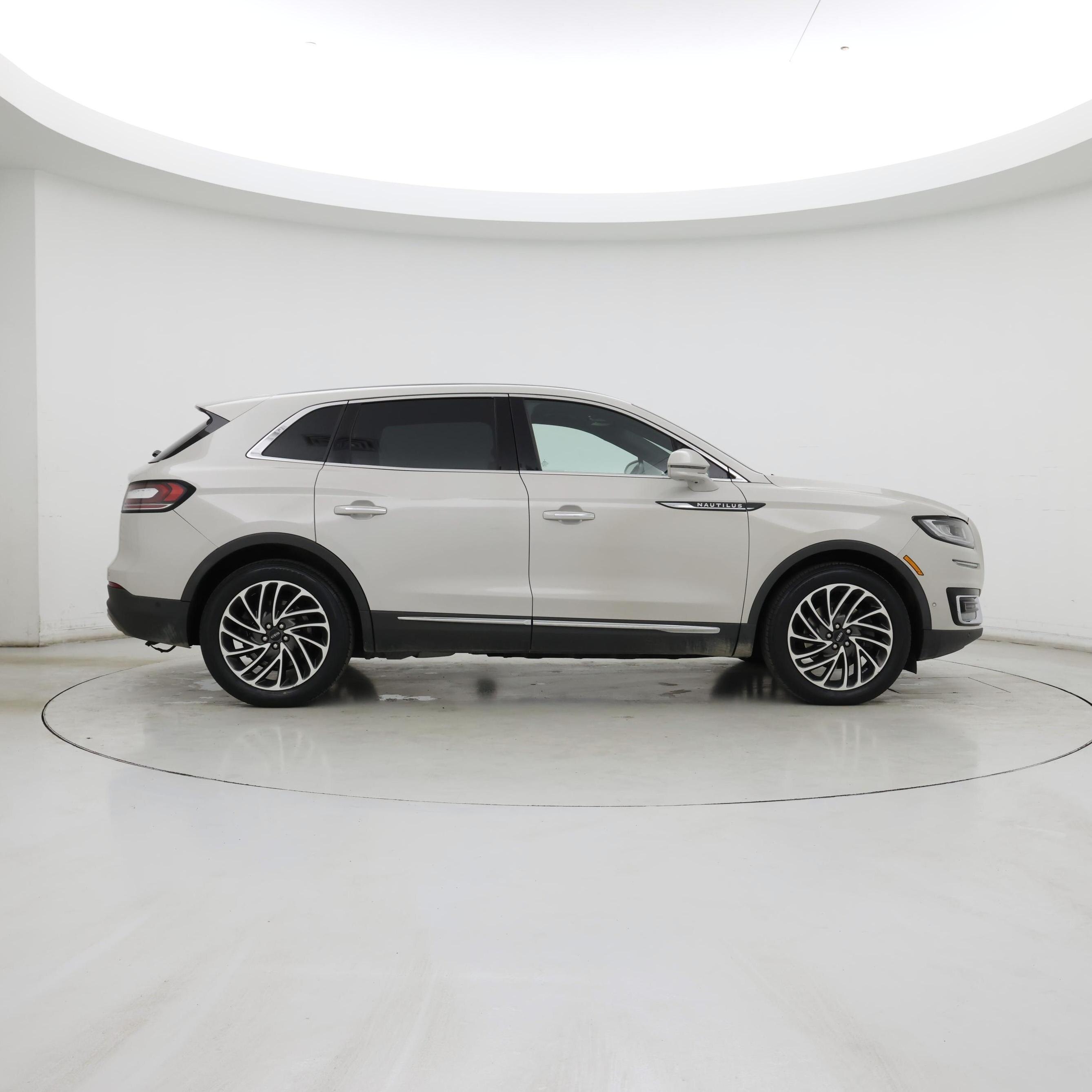 Thumbnail: 2020 Lincoln Nautilus - 7