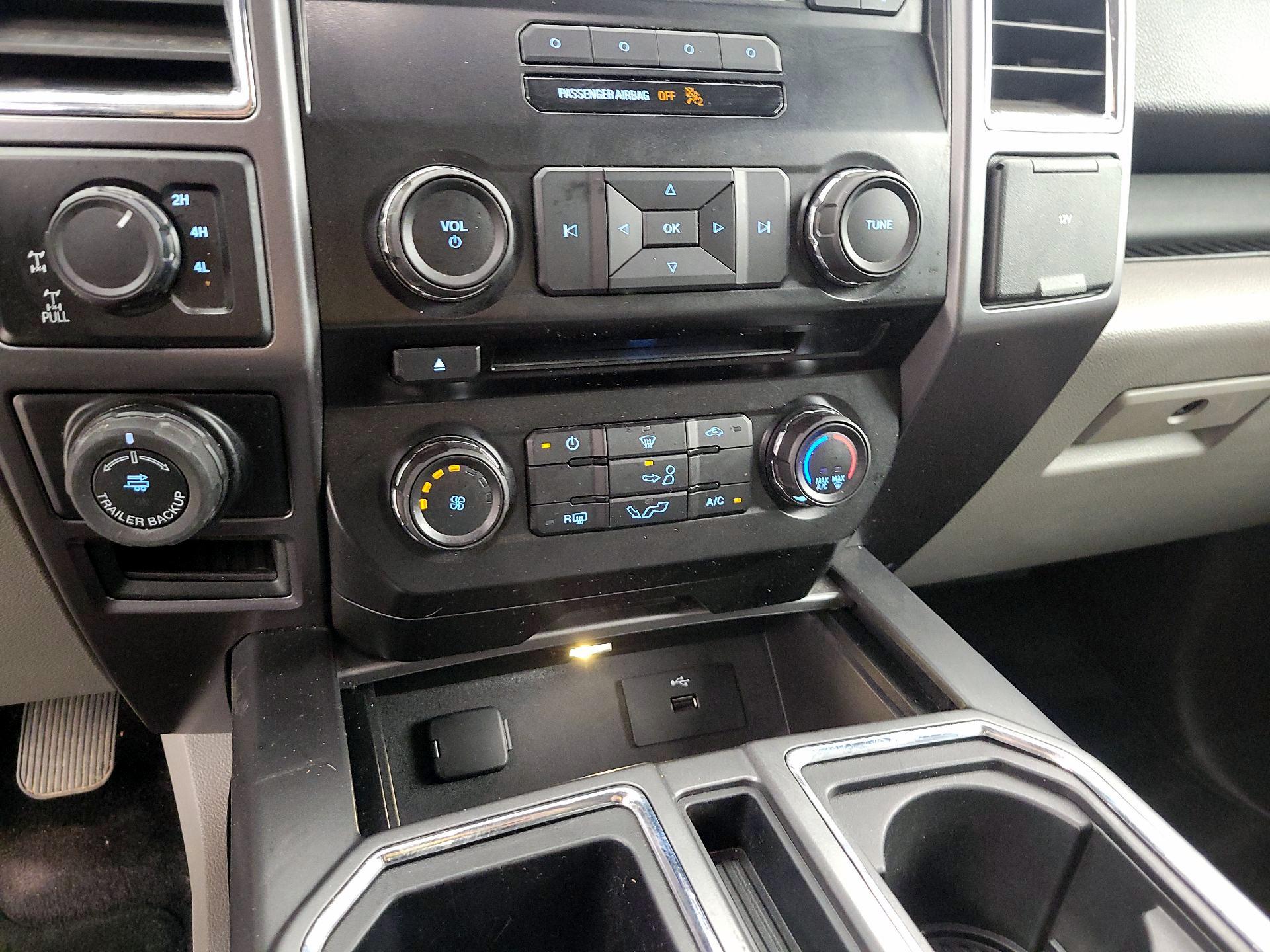 Thumbnail: 2016 Ford F-150 - 16