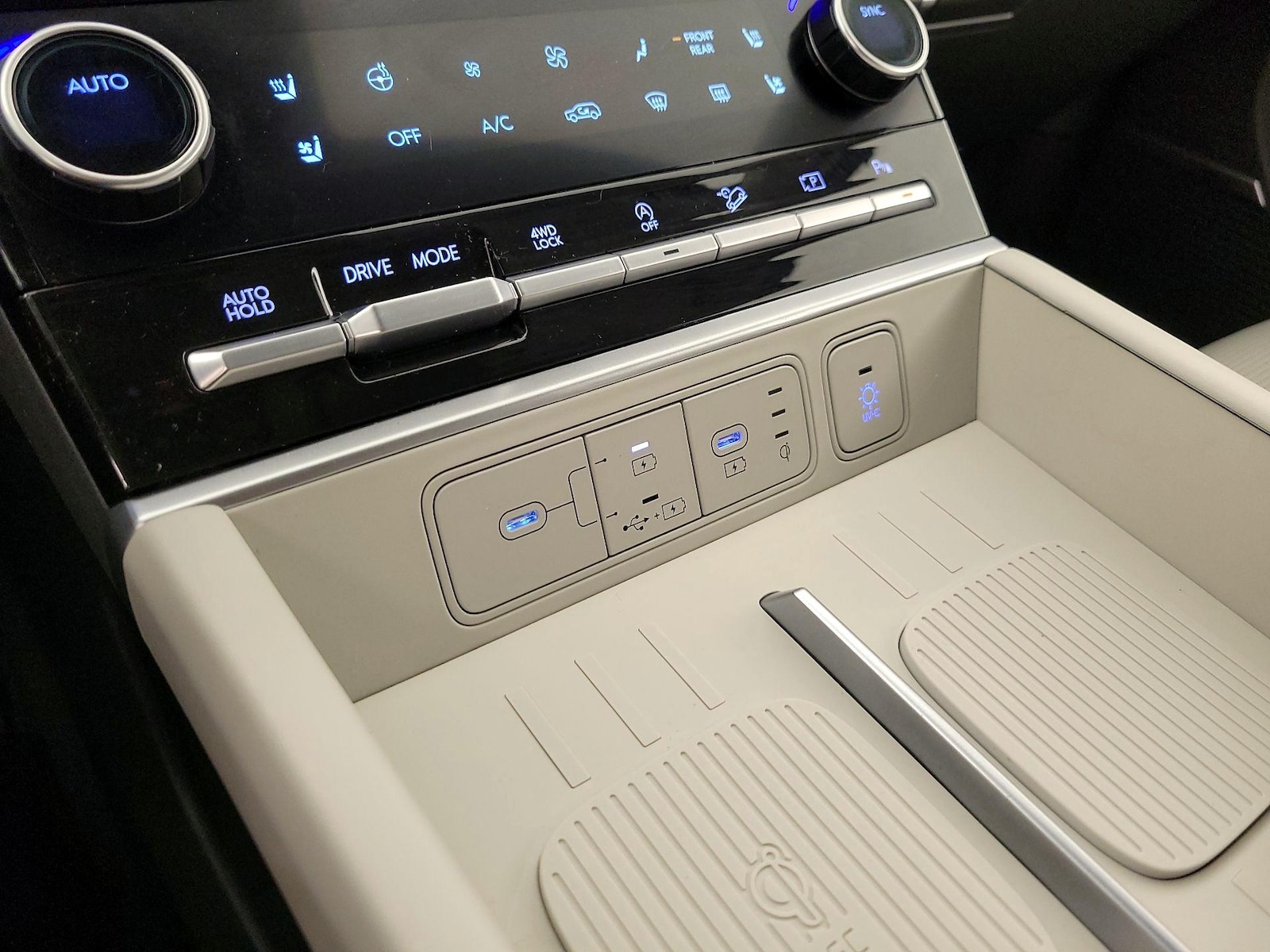 2024 Hyundai Santa Fe Limited - Photo 20