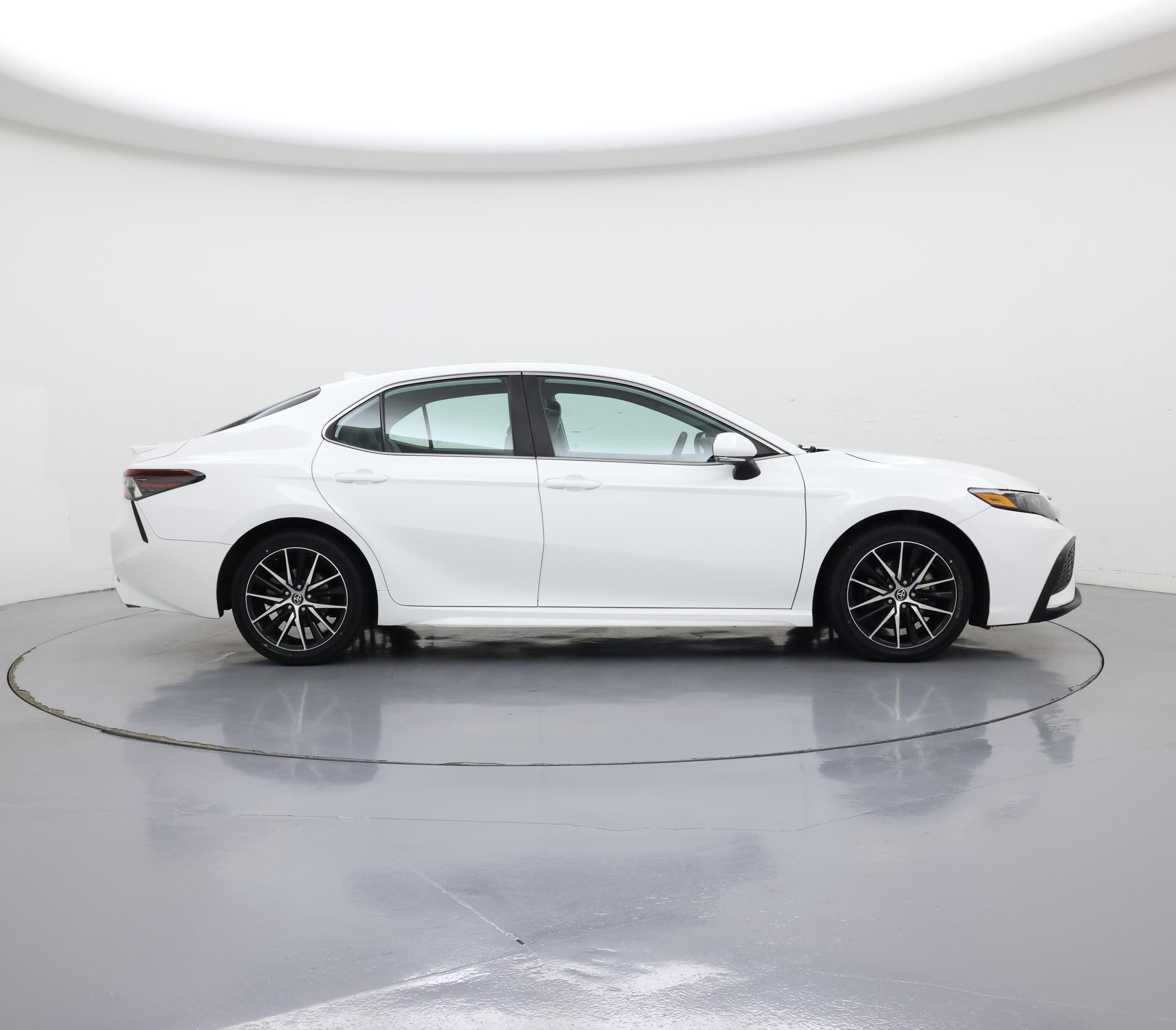 Thumbnail: 2022 Toyota Camry - 7