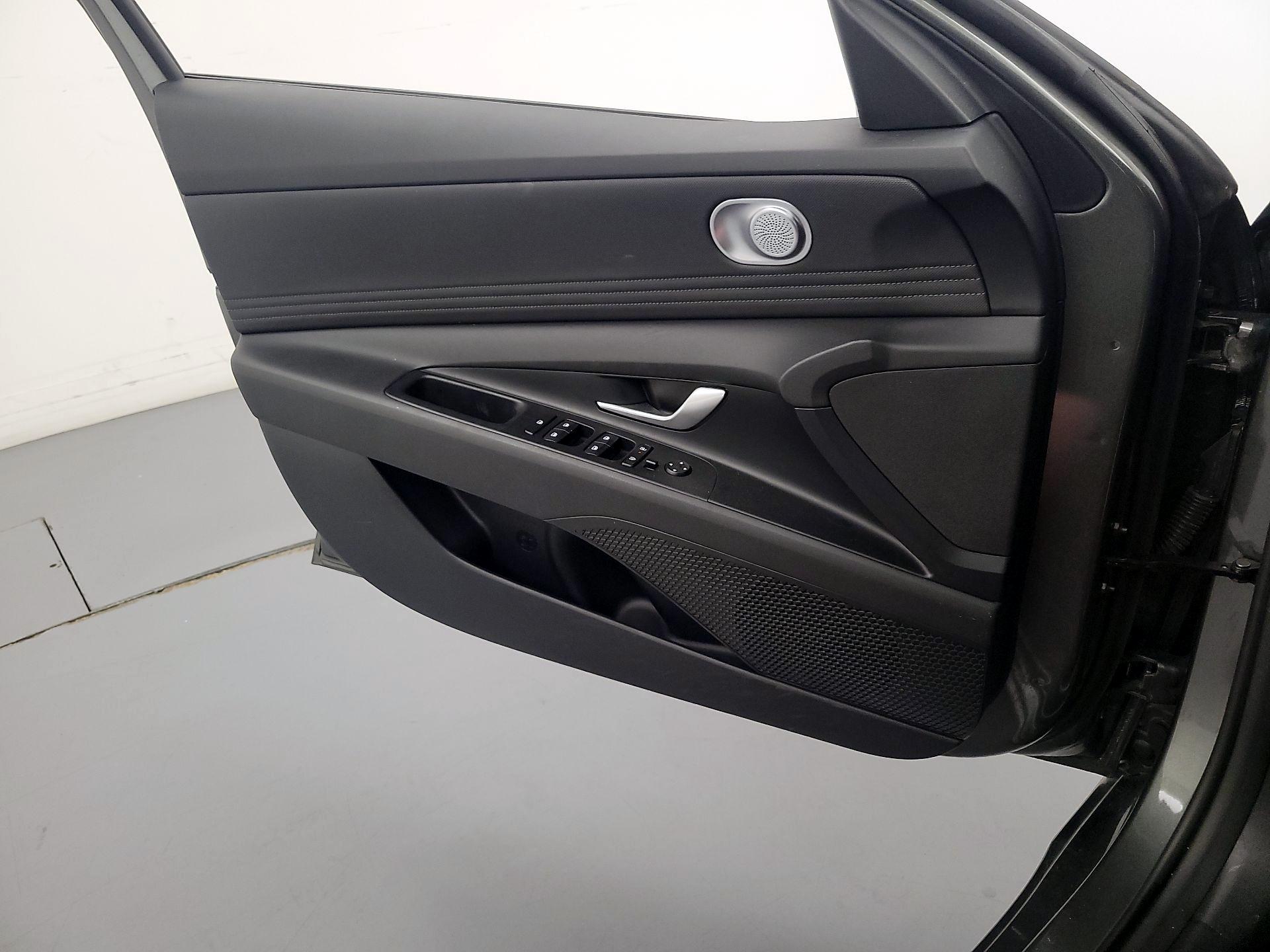 Thumbnail: 2025 Hyundai Elantra - 12