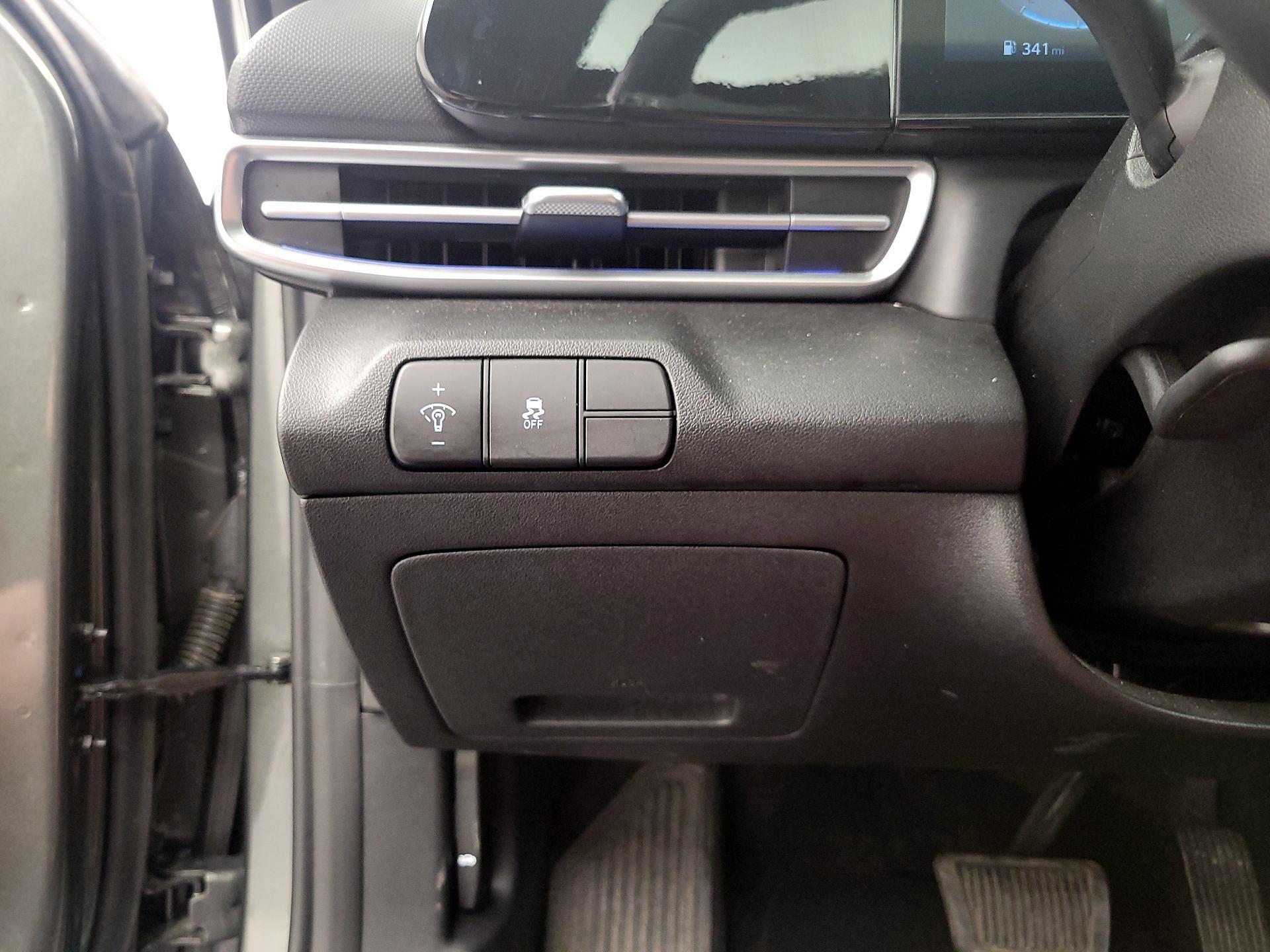 Thumbnail: 2025 Hyundai Elantra - 13