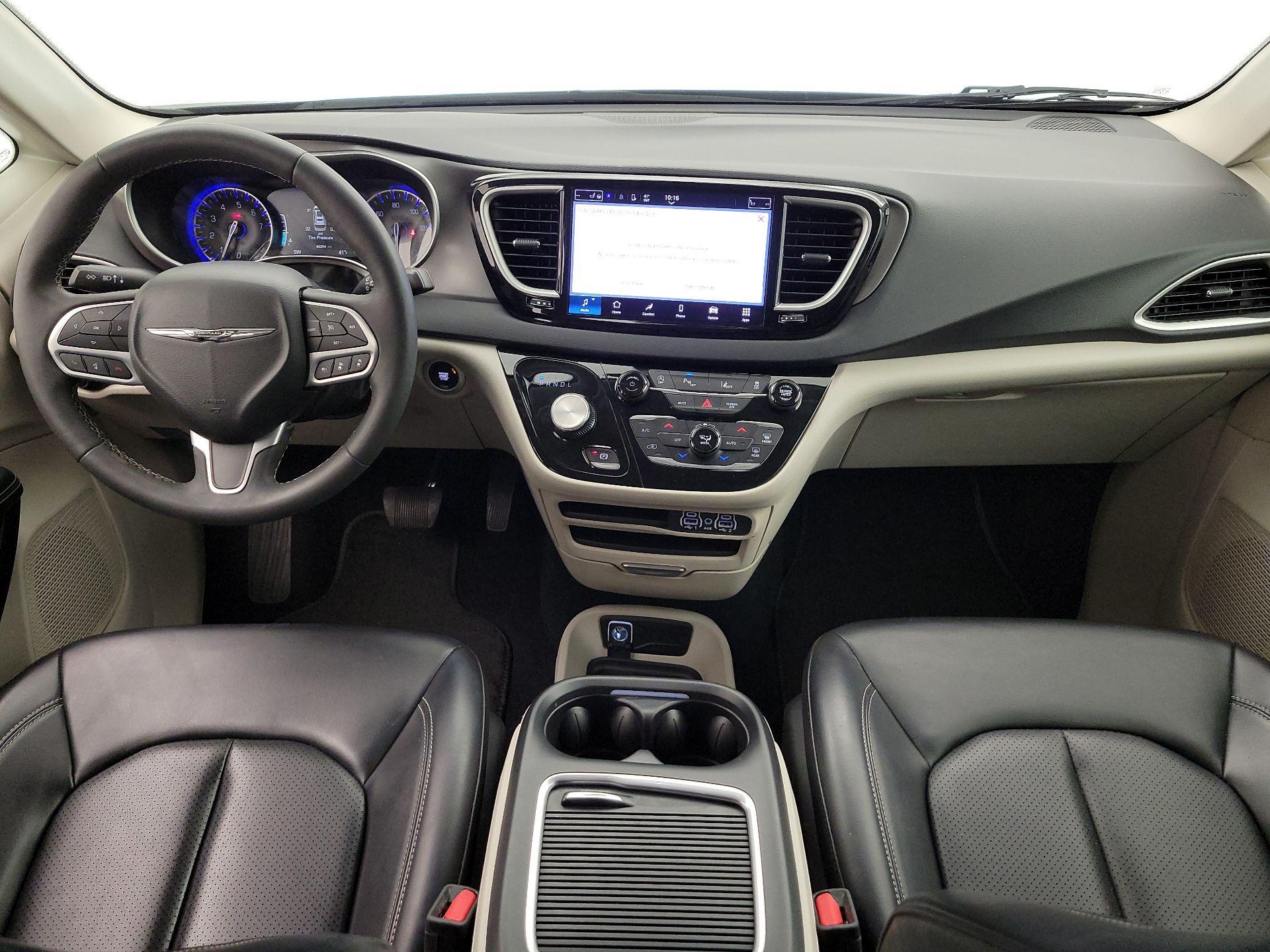 Thumbnail: 2023 Chrysler Pacifica - 9