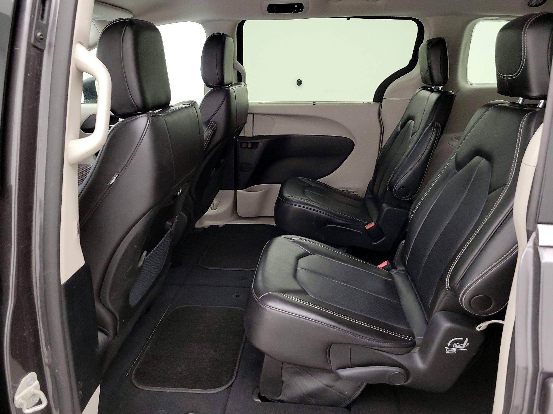 Thumbnail: 2023 Chrysler Pacifica - 19