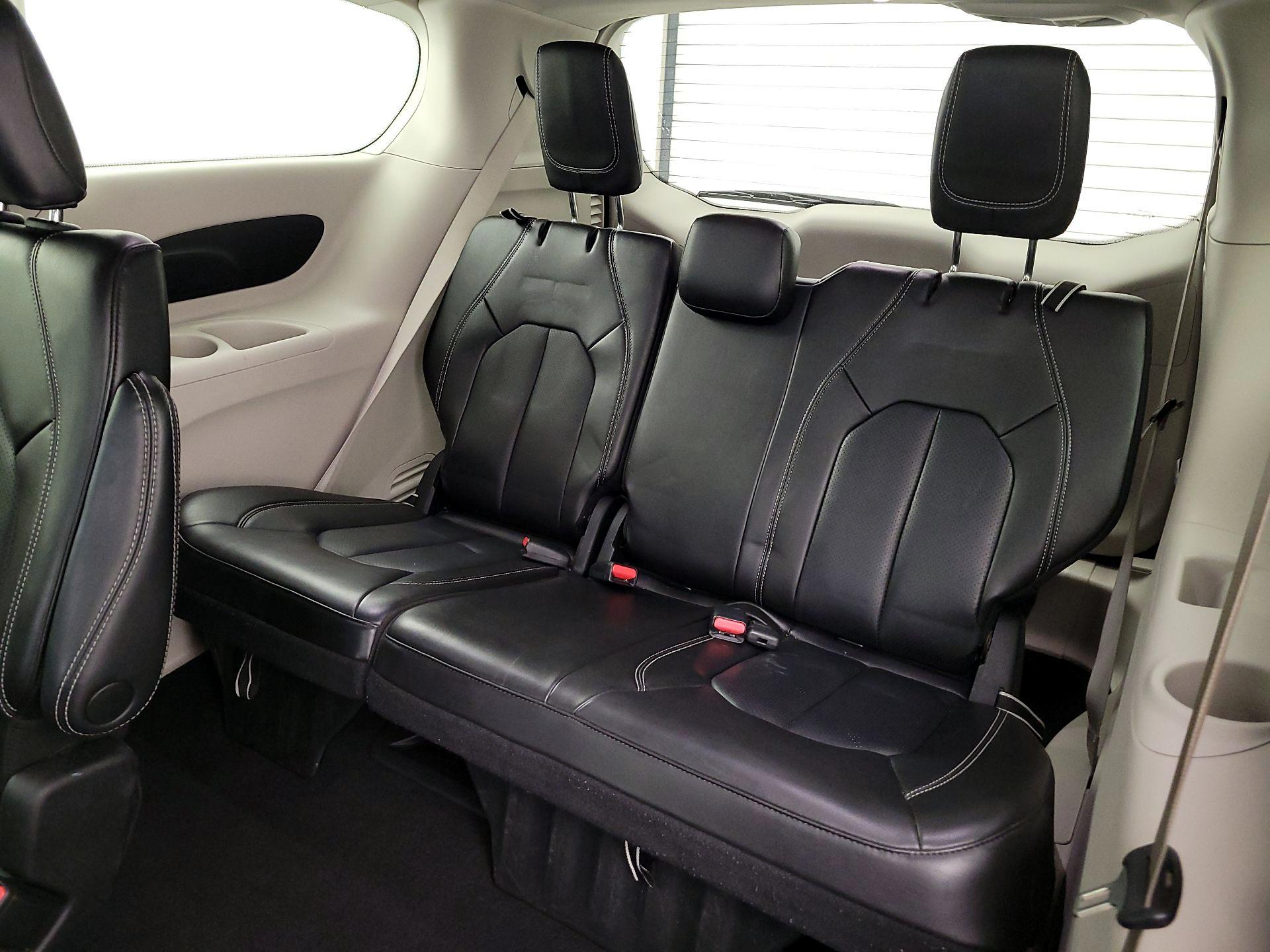 Thumbnail: 2023 Chrysler Pacifica - 20