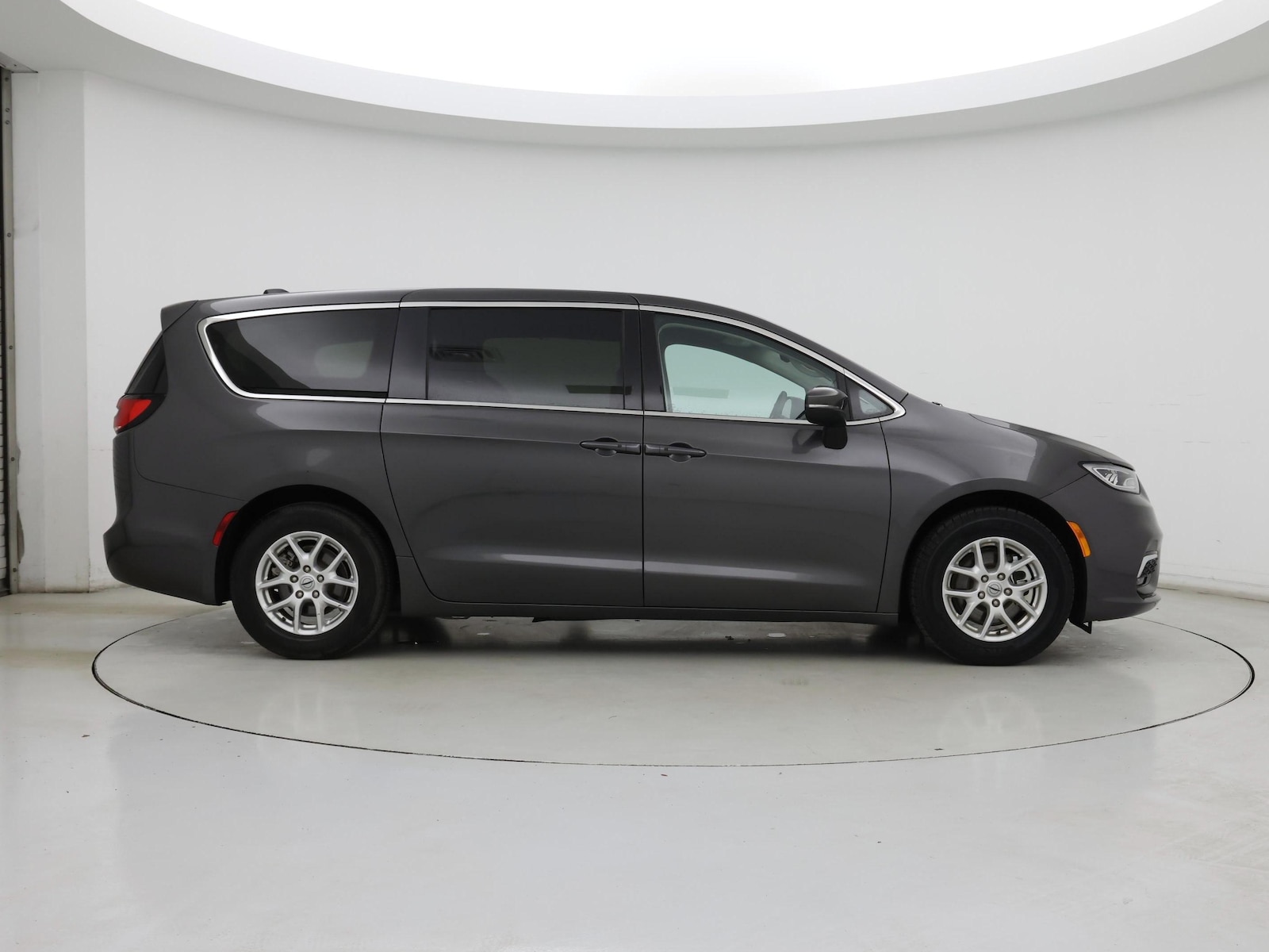2023 Chrysler Pacifica Touring L - Photo 8