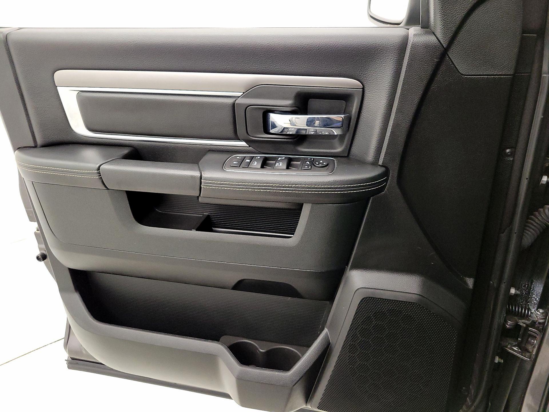 Thumbnail: 2023 RAM 1500 Classic - 12