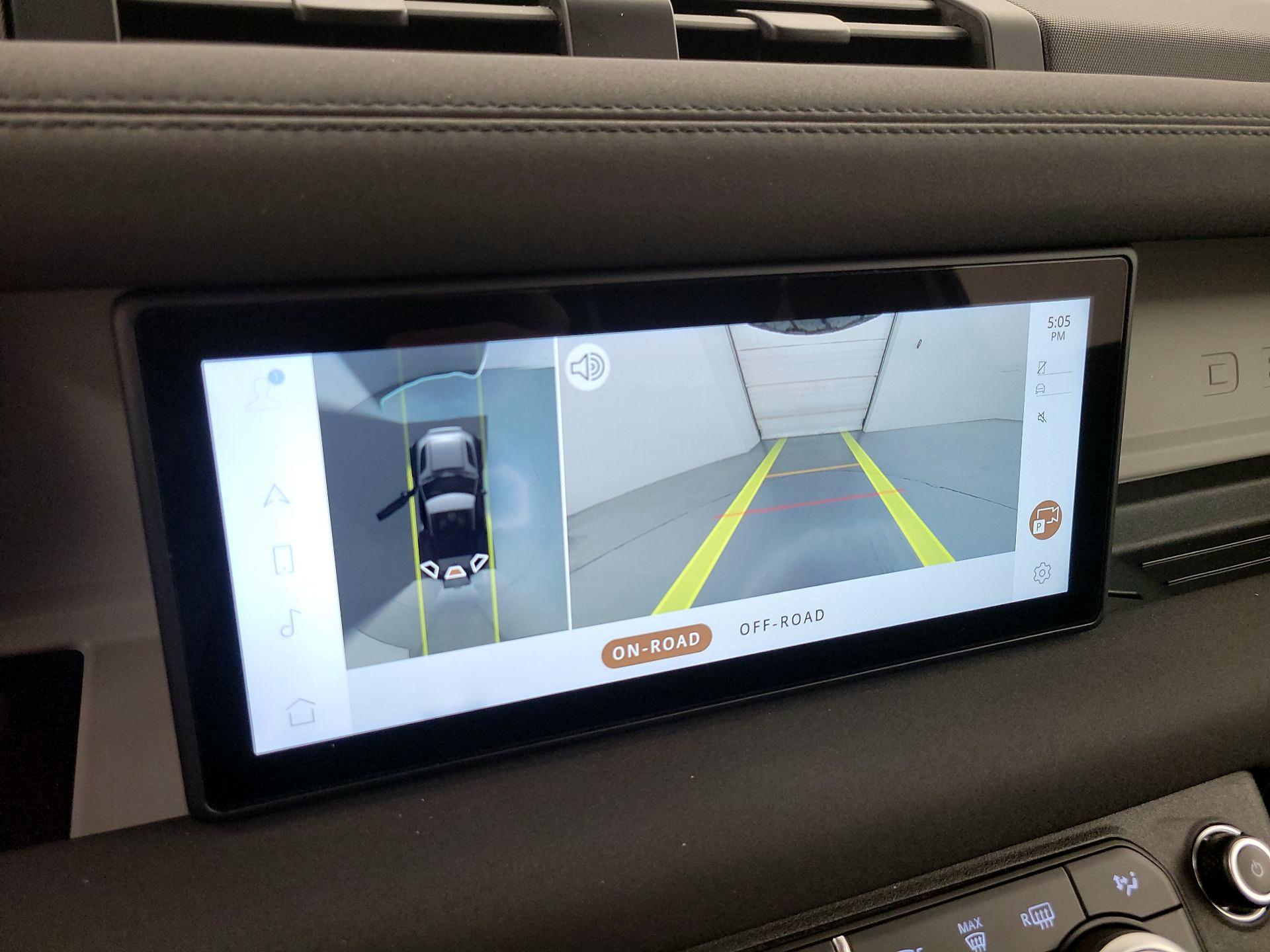 Thumbnail: 2022 Land Rover Defender - 15