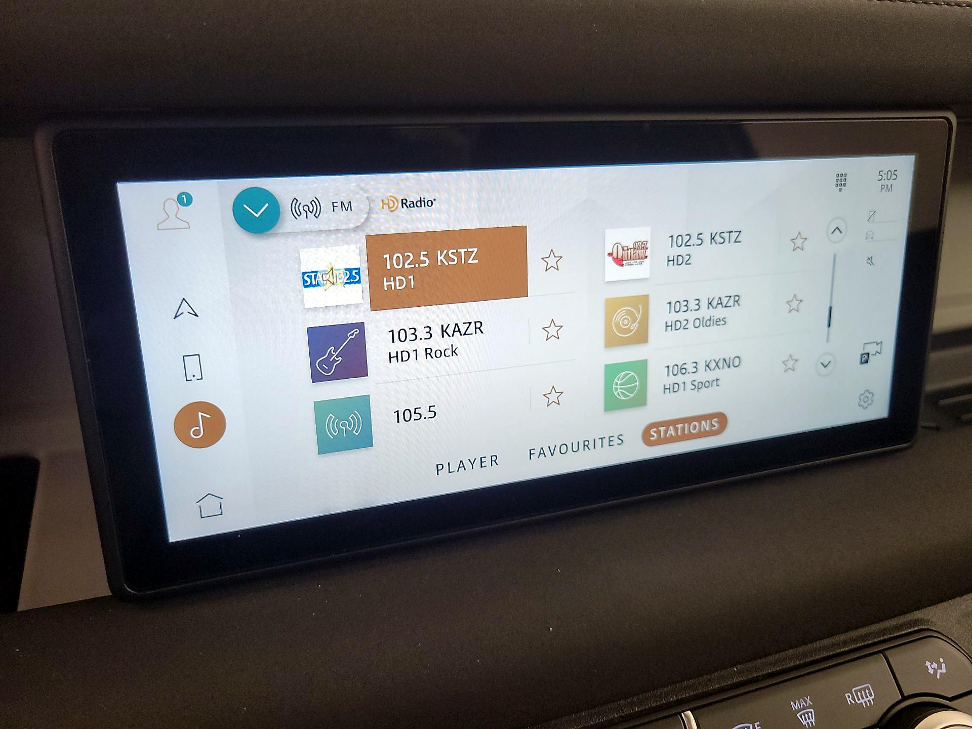 Thumbnail: 2022 Land Rover Defender - 16