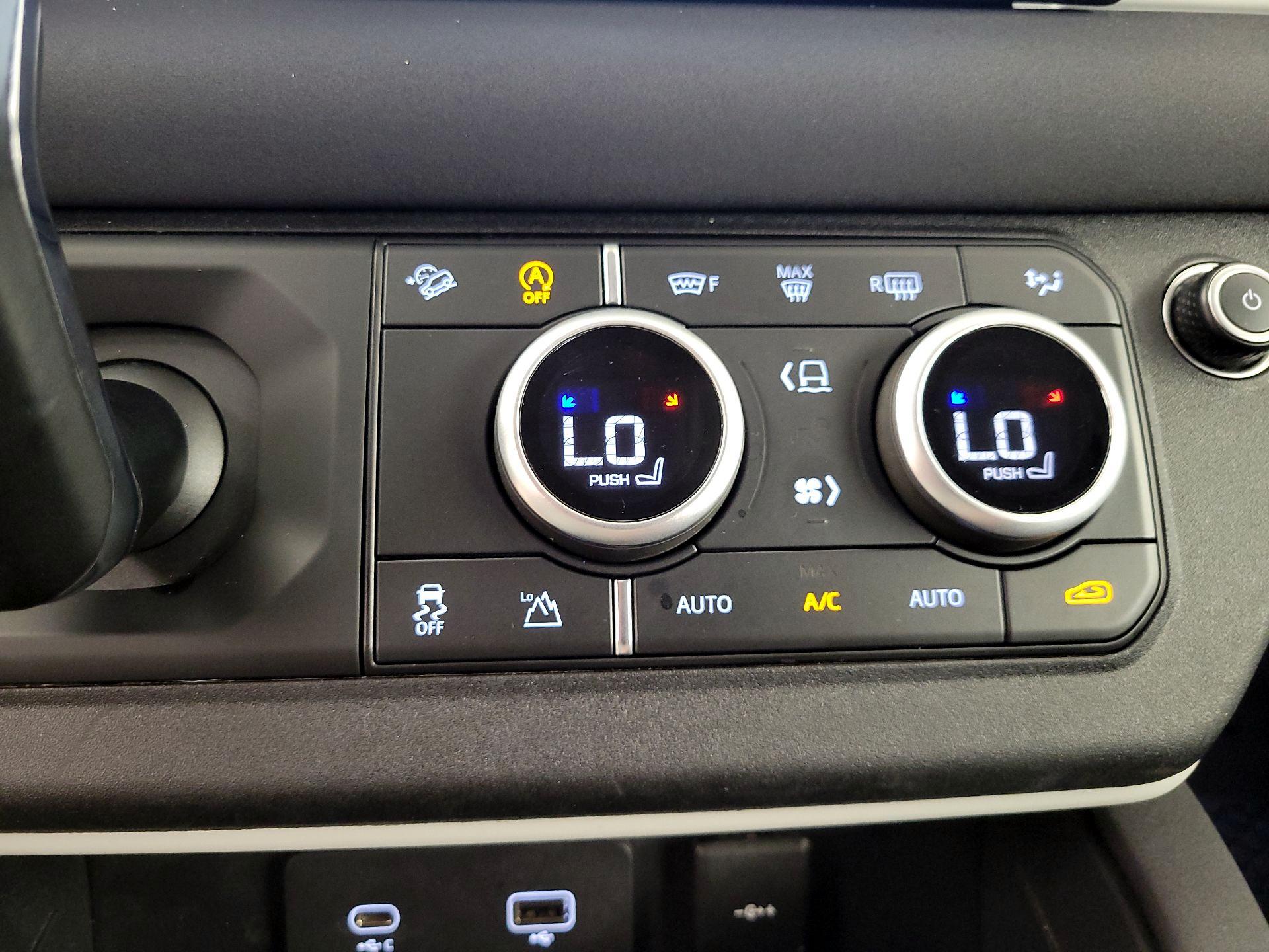 Thumbnail: 2022 Land Rover Defender - 17