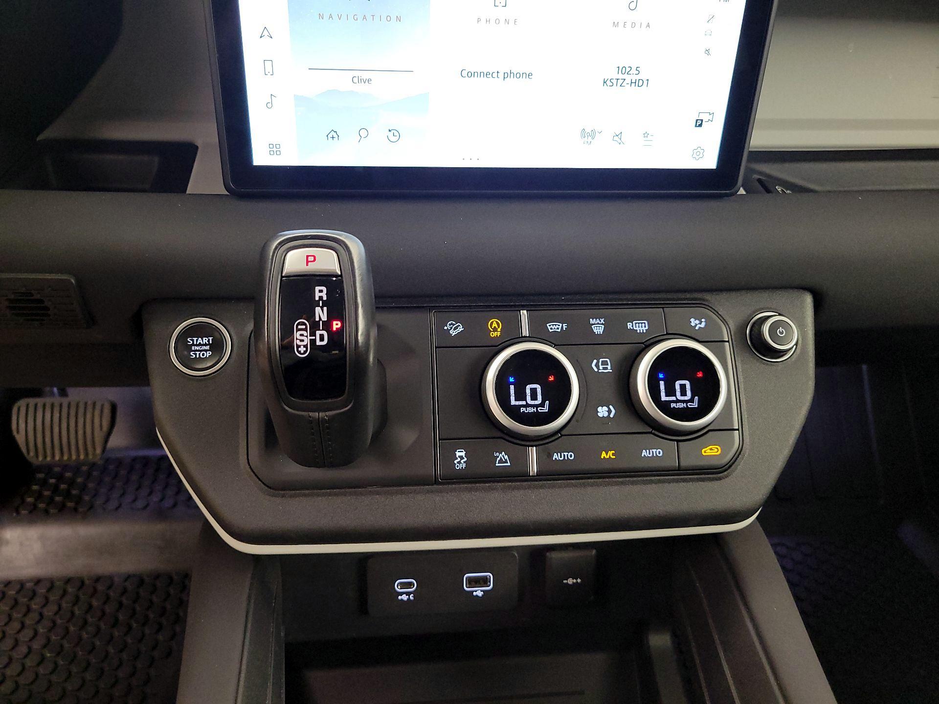 Thumbnail: 2022 Land Rover Defender - 18