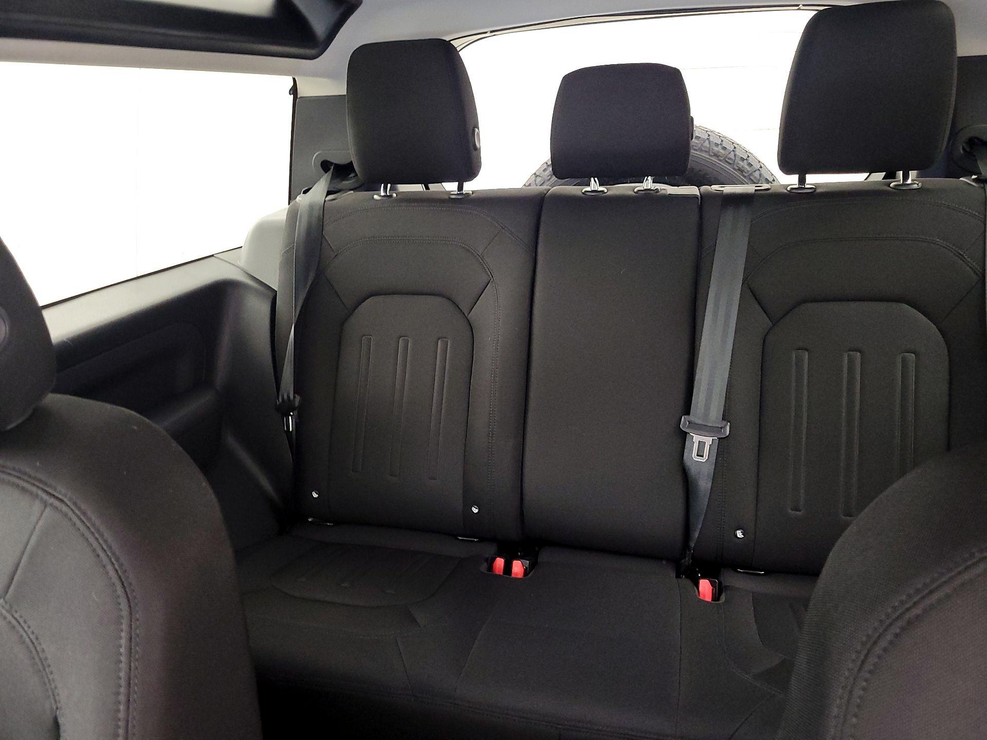 Thumbnail: 2022 Land Rover Defender - 20