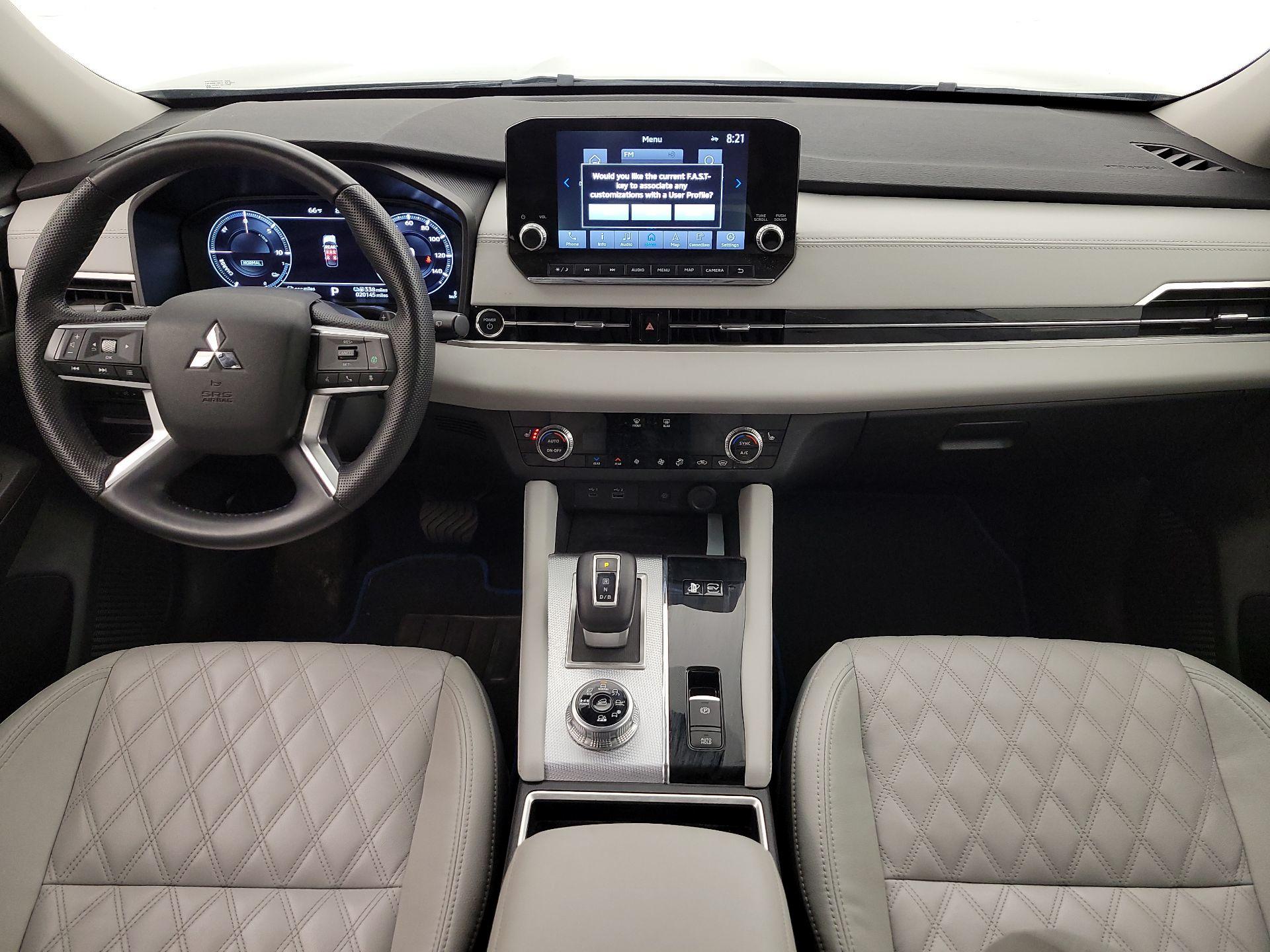 Thumbnail: 2023 Mitsubishi Outlander - 9