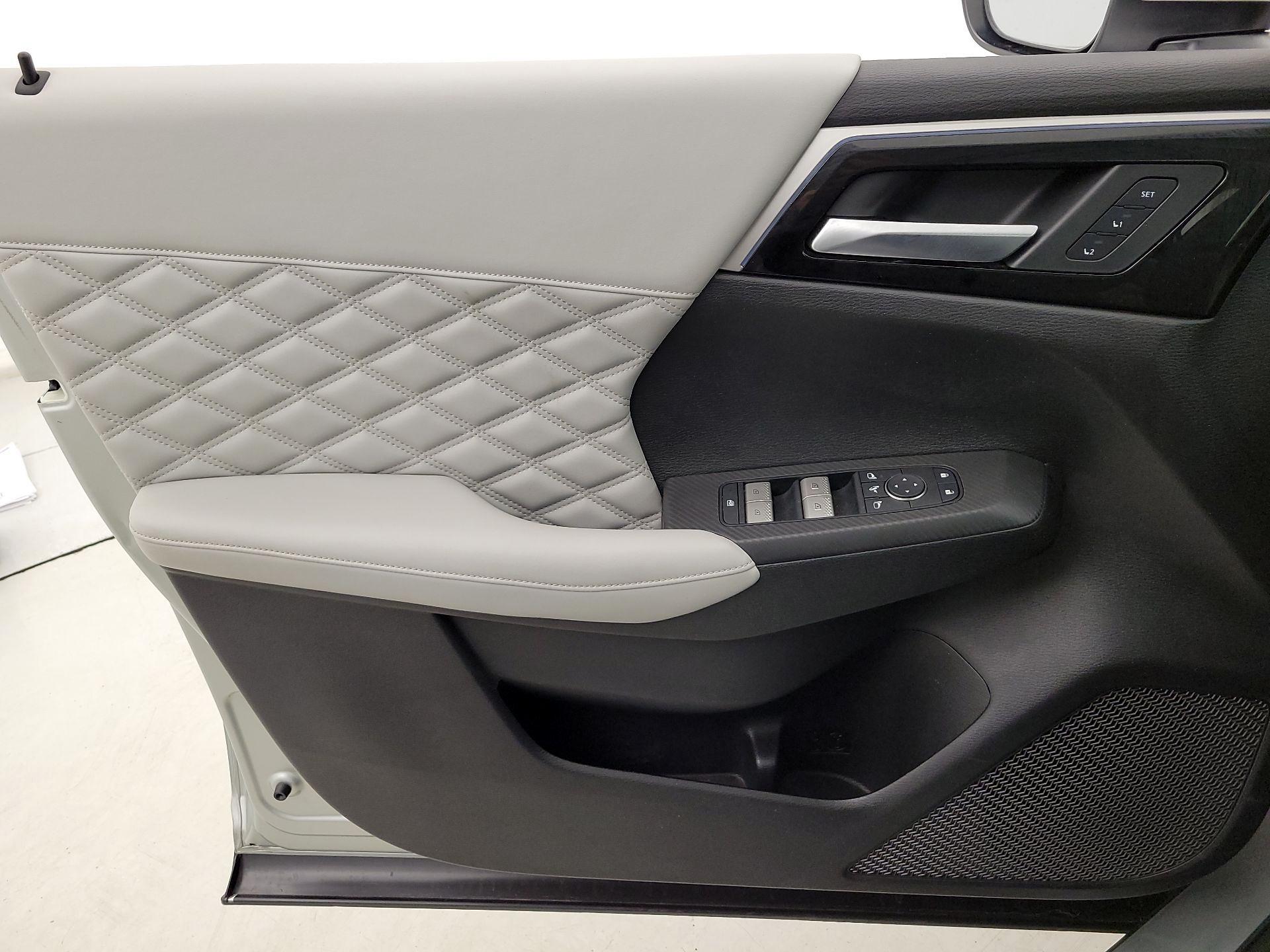 Thumbnail: 2023 Mitsubishi Outlander - 12