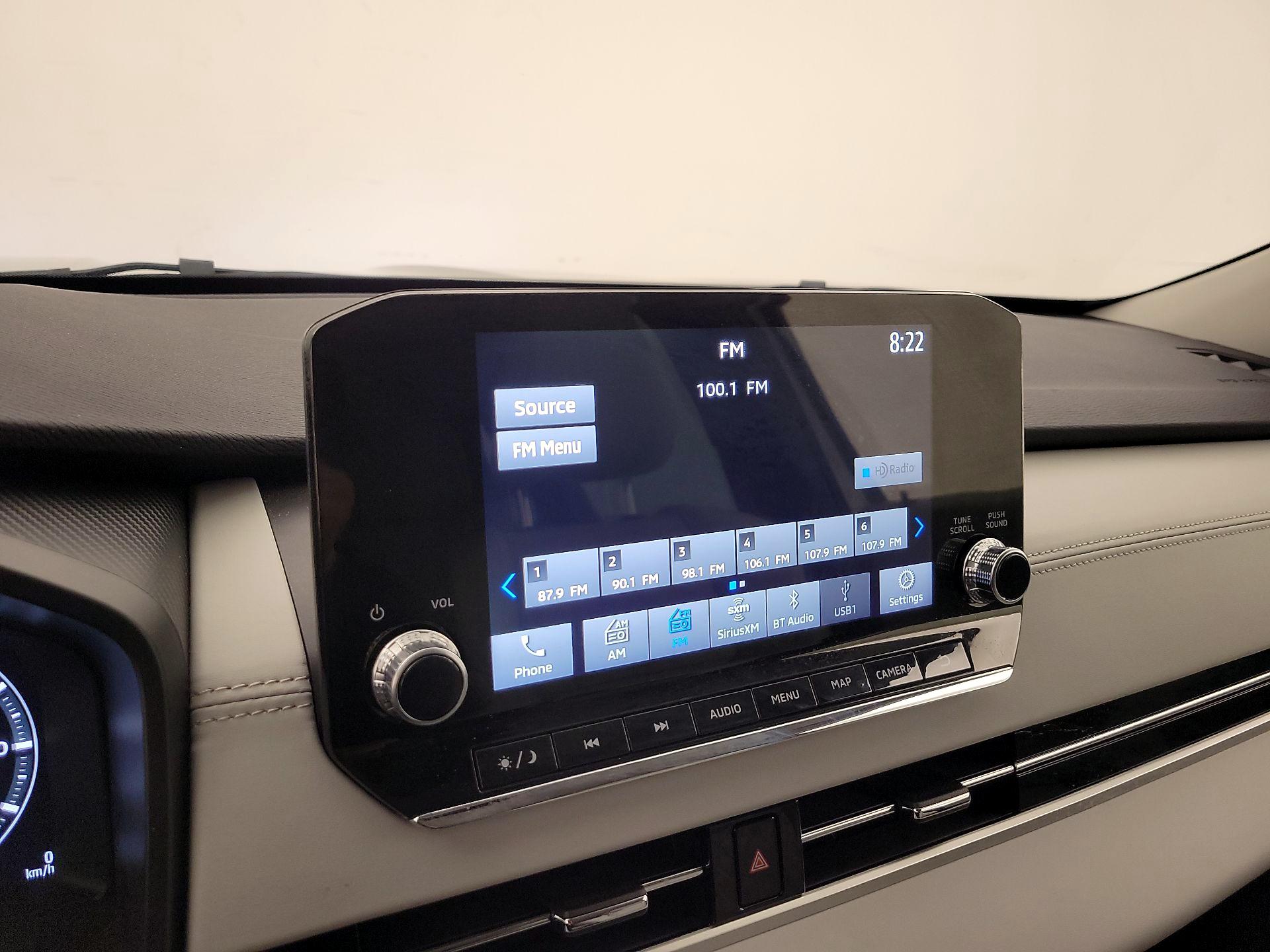 Thumbnail: 2023 Mitsubishi Outlander - 16