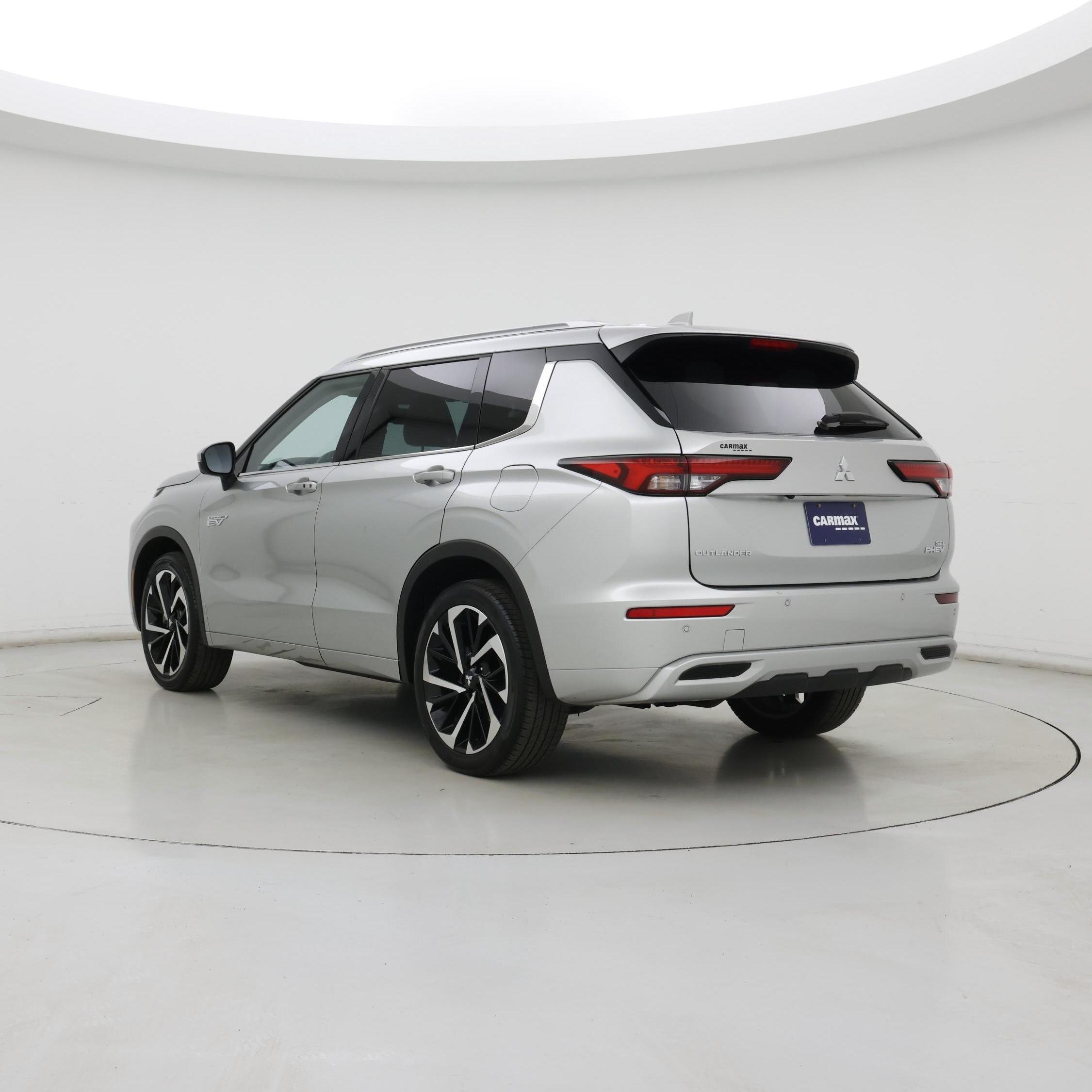 Thumbnail: 2023 Mitsubishi Outlander - 2