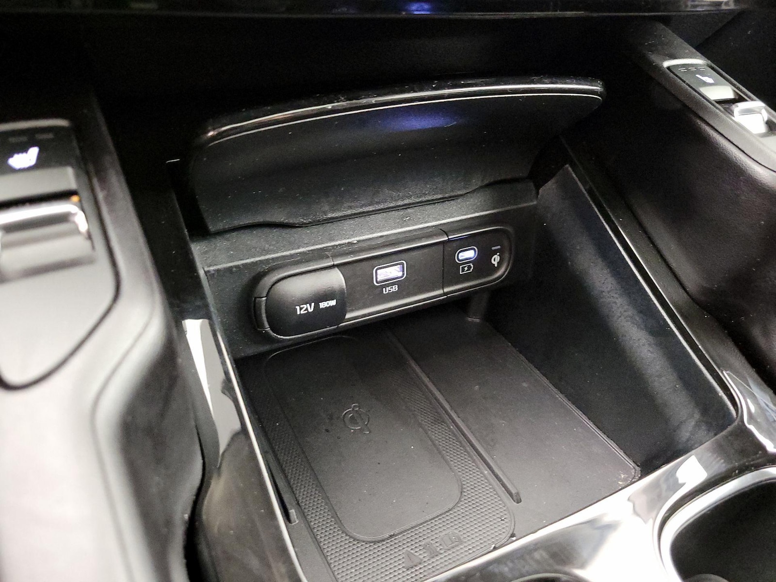 2025 Kia Telluride S - Photo 20