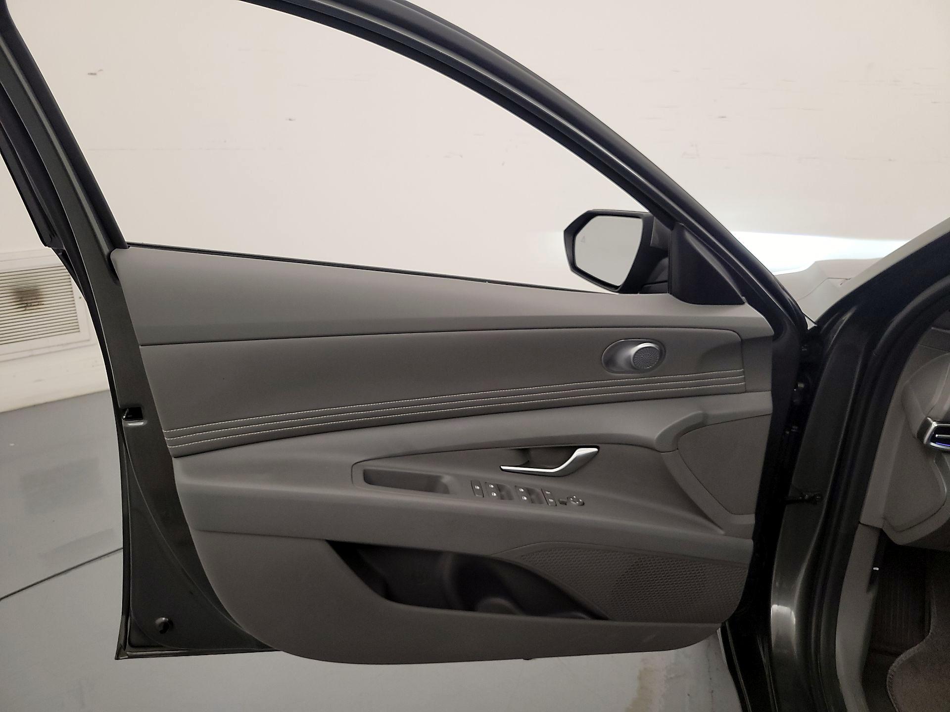 Thumbnail: 2025 Hyundai Elantra - 12