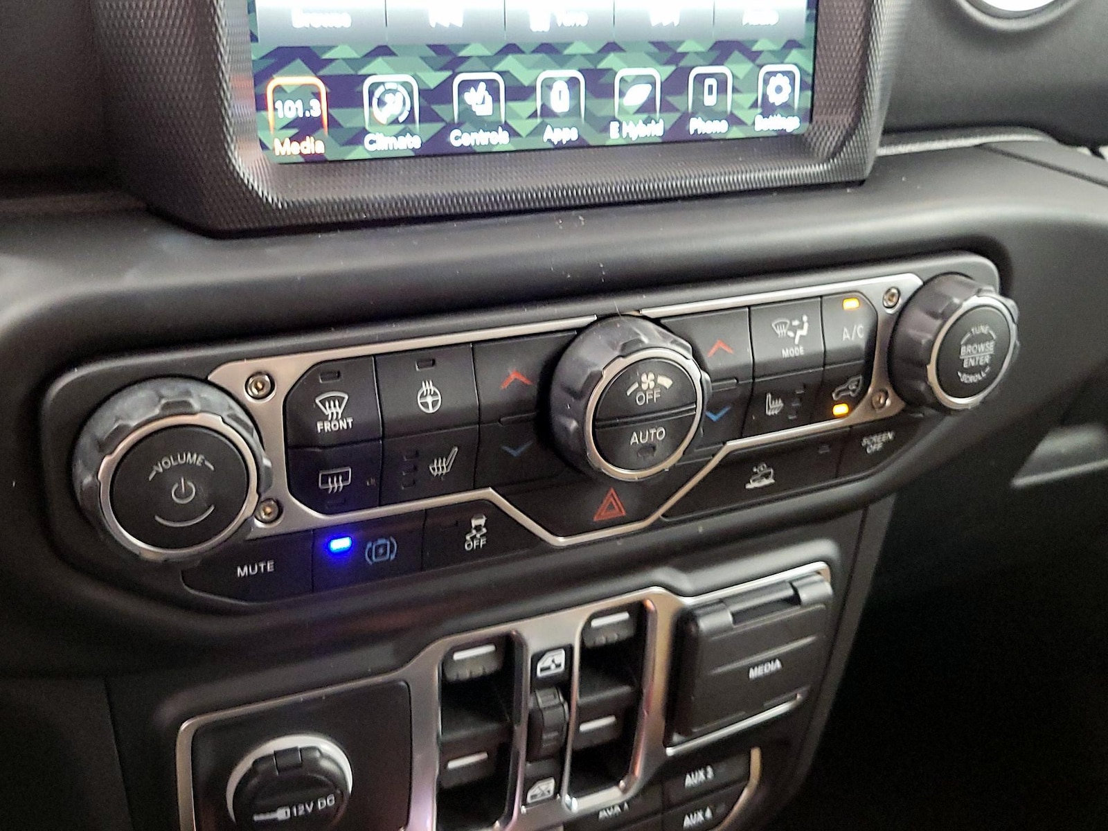 2023 Jeep Wrangler 4xe Sahara 4XE - Photo 17