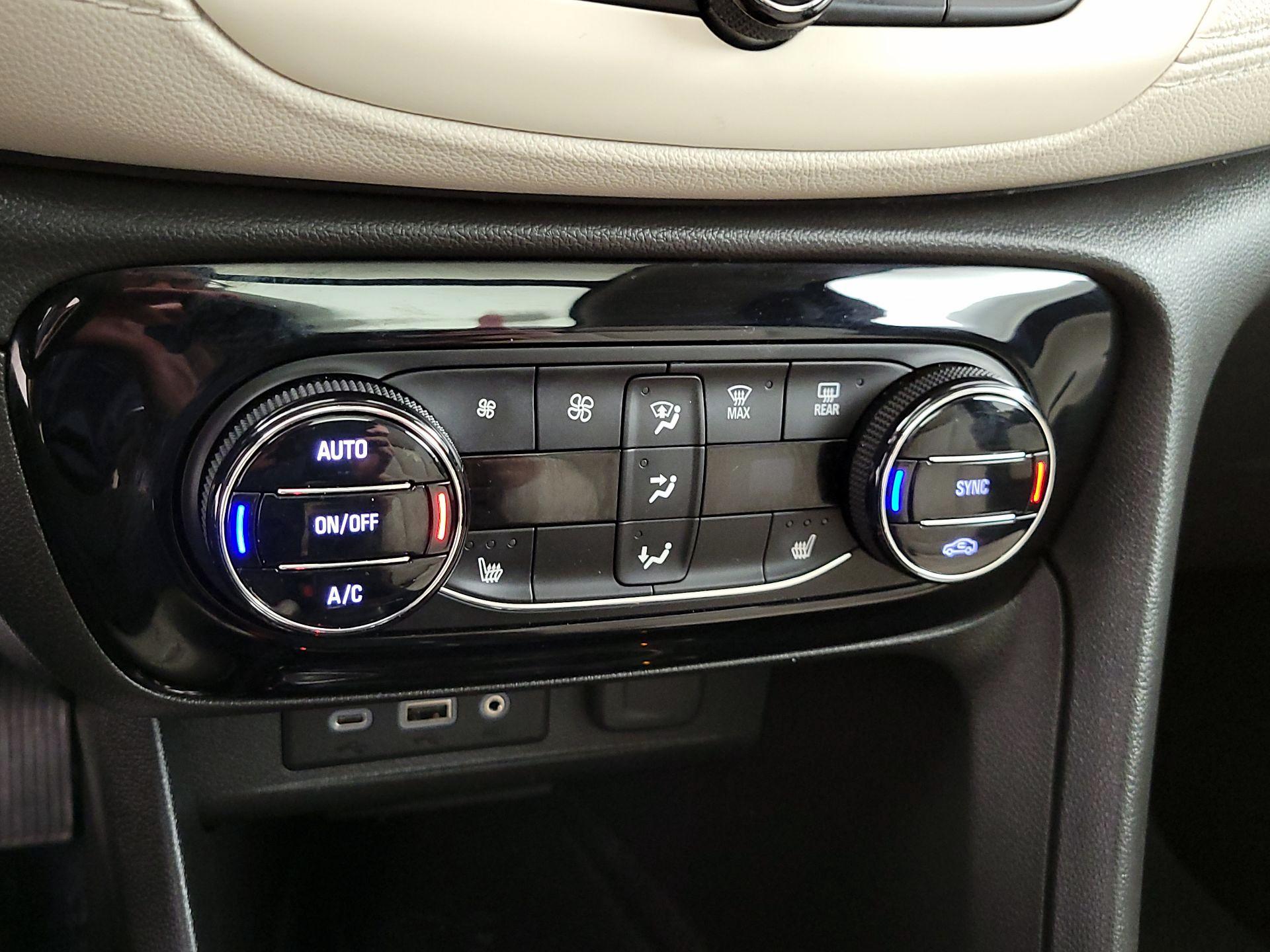 Thumbnail: 2021 Buick Encore GX - 17