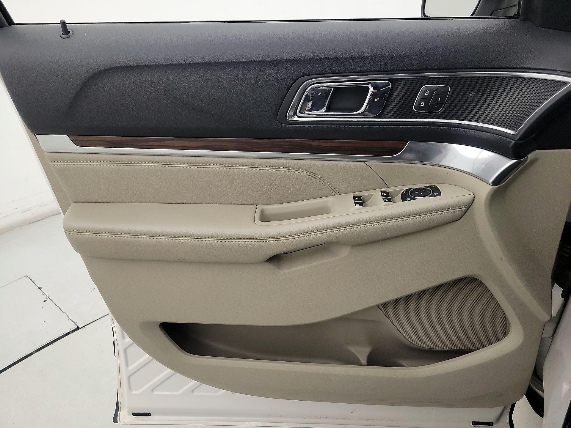 Thumbnail: 2019 Ford Explorer - 12