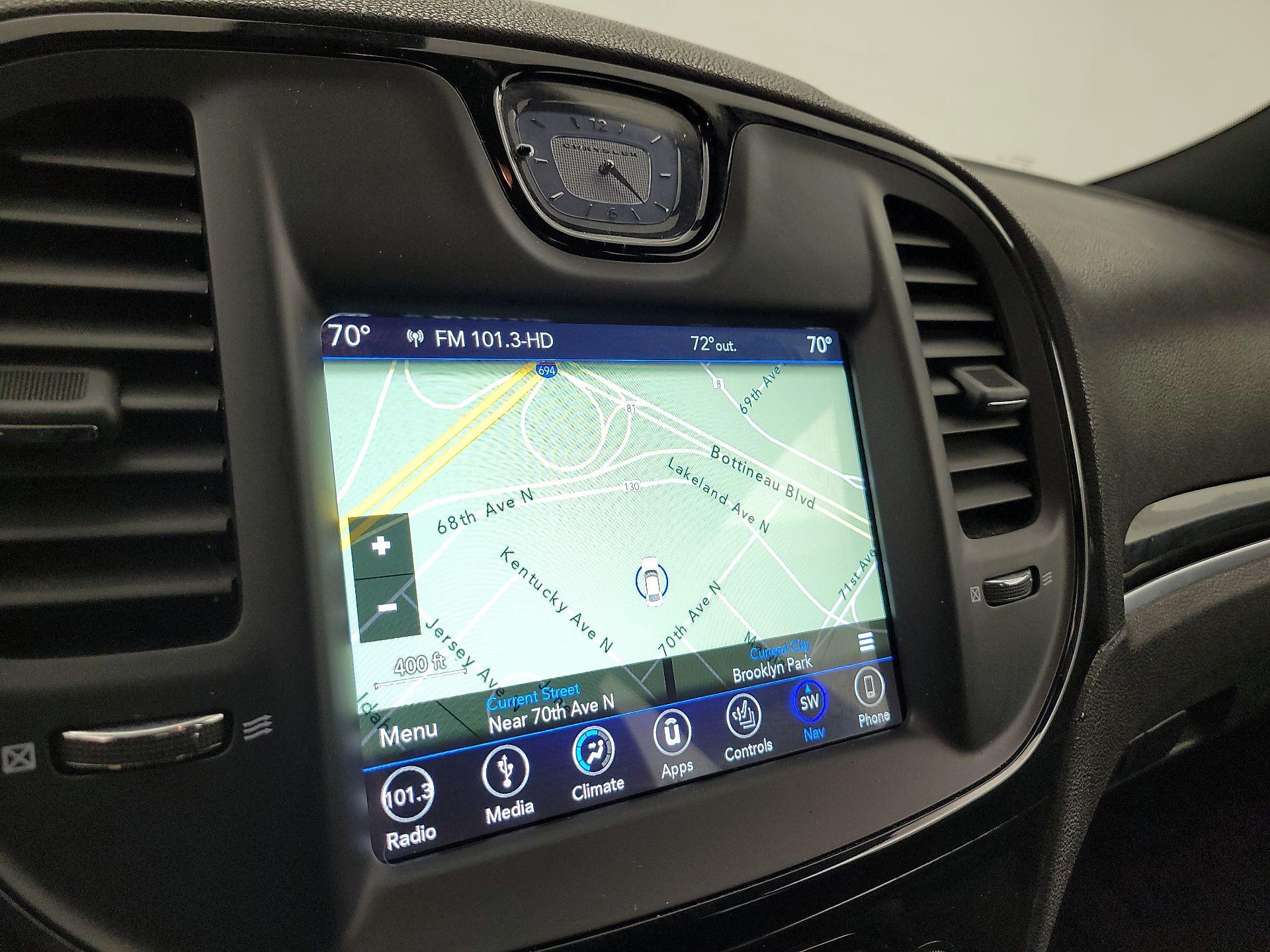 Thumbnail: 2018 Chrysler 300 - 14