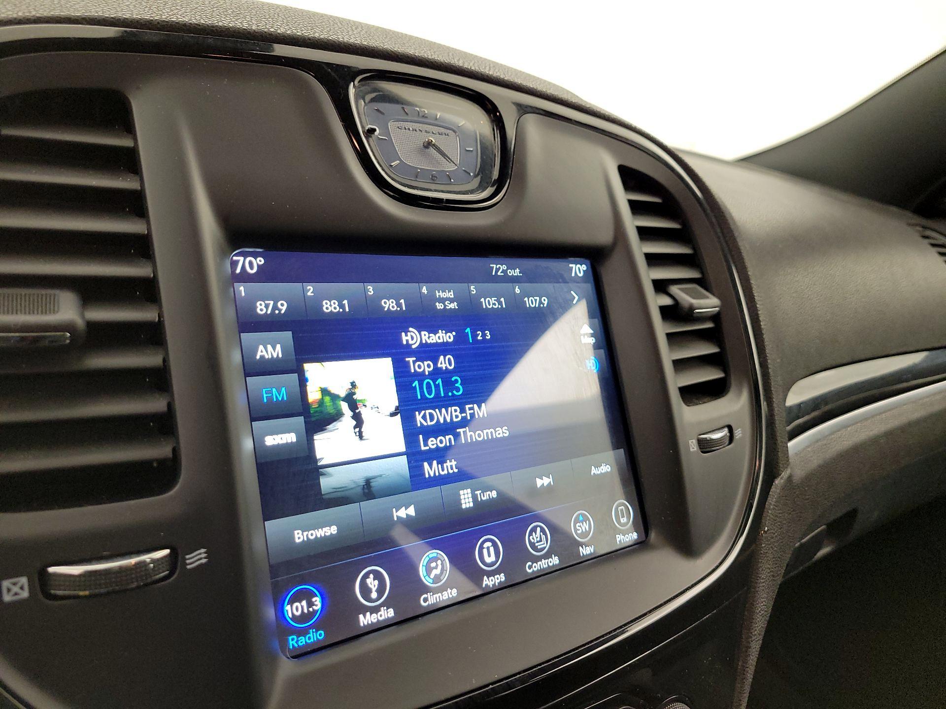 Thumbnail: 2018 Chrysler 300 - 16