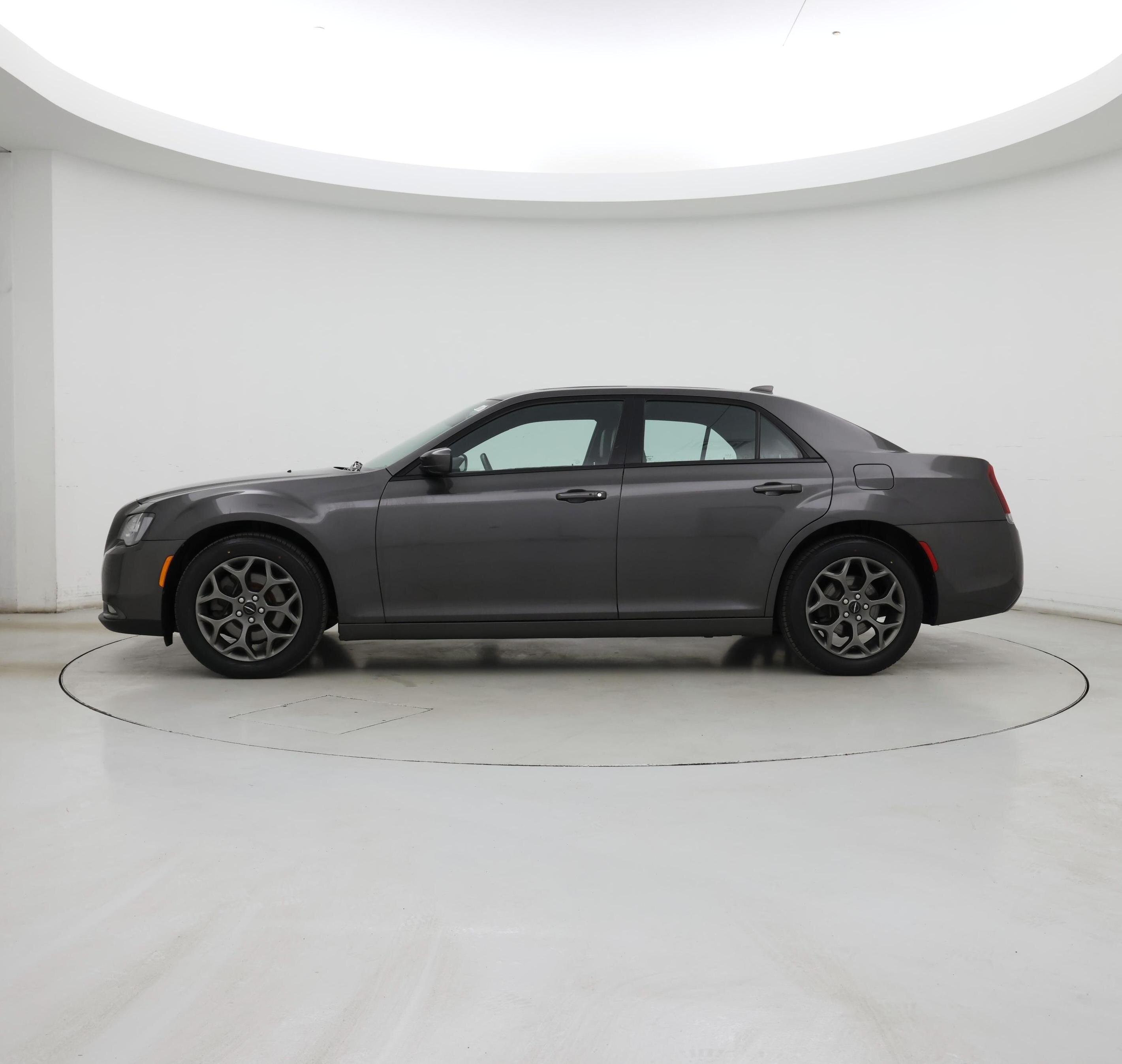 Thumbnail: 2018 Chrysler 300 - 3