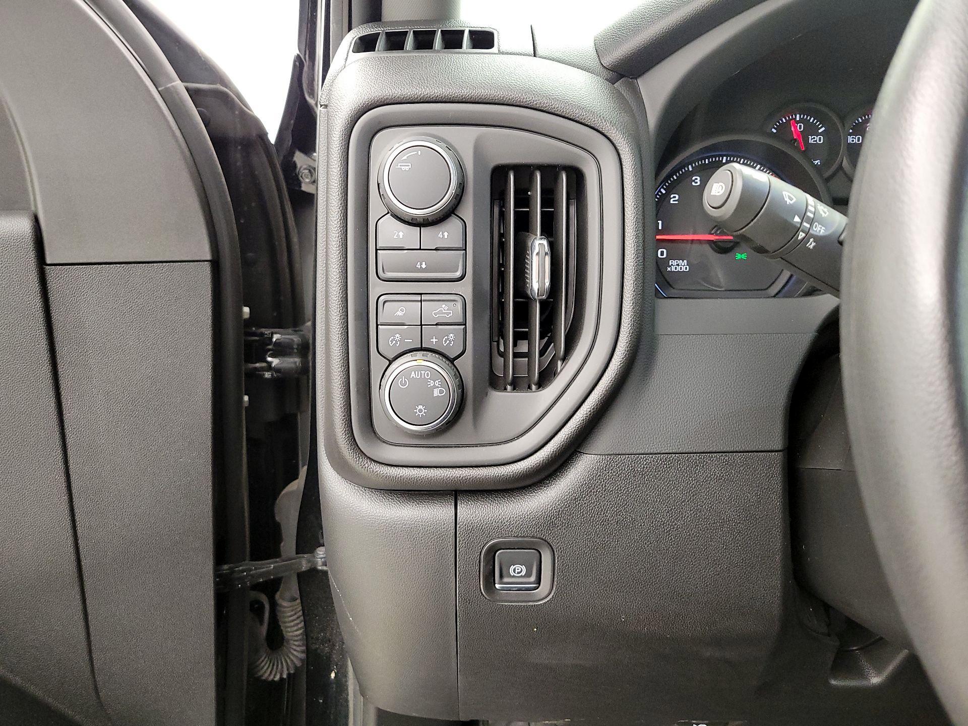 Thumbnail: 2025 Chevrolet Silverado 2500 - 13