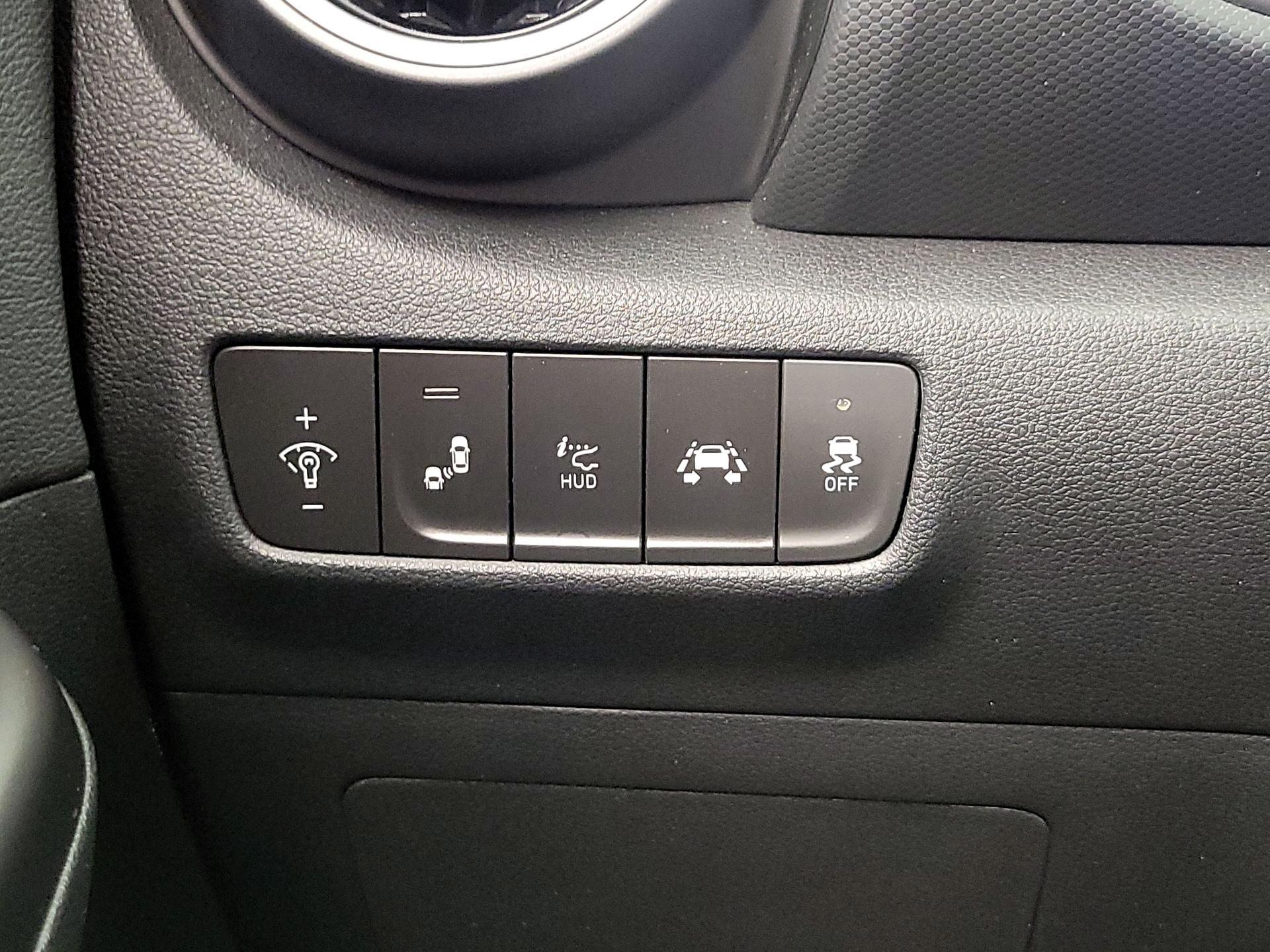 Thumbnail: 2021 Hyundai Kona - 13