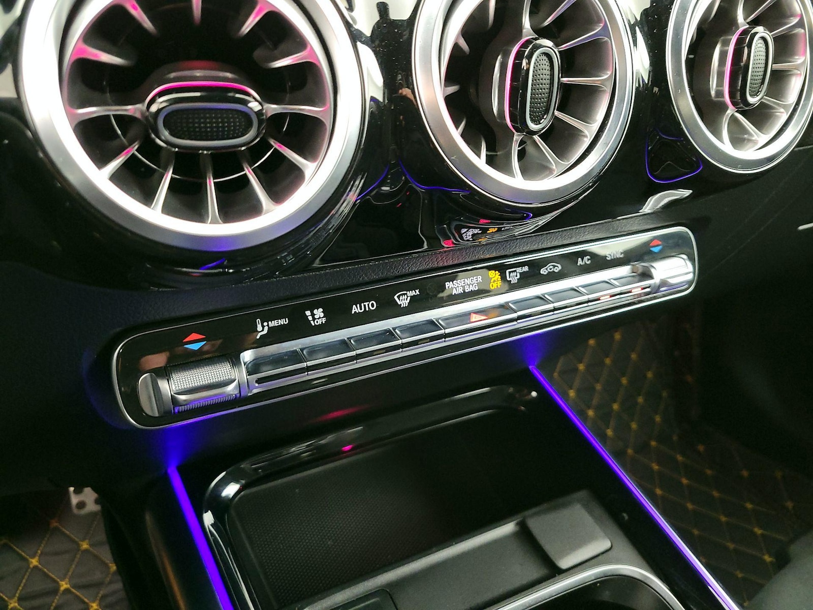 2023 Mercedes-Benz GLA Base - Photo 17