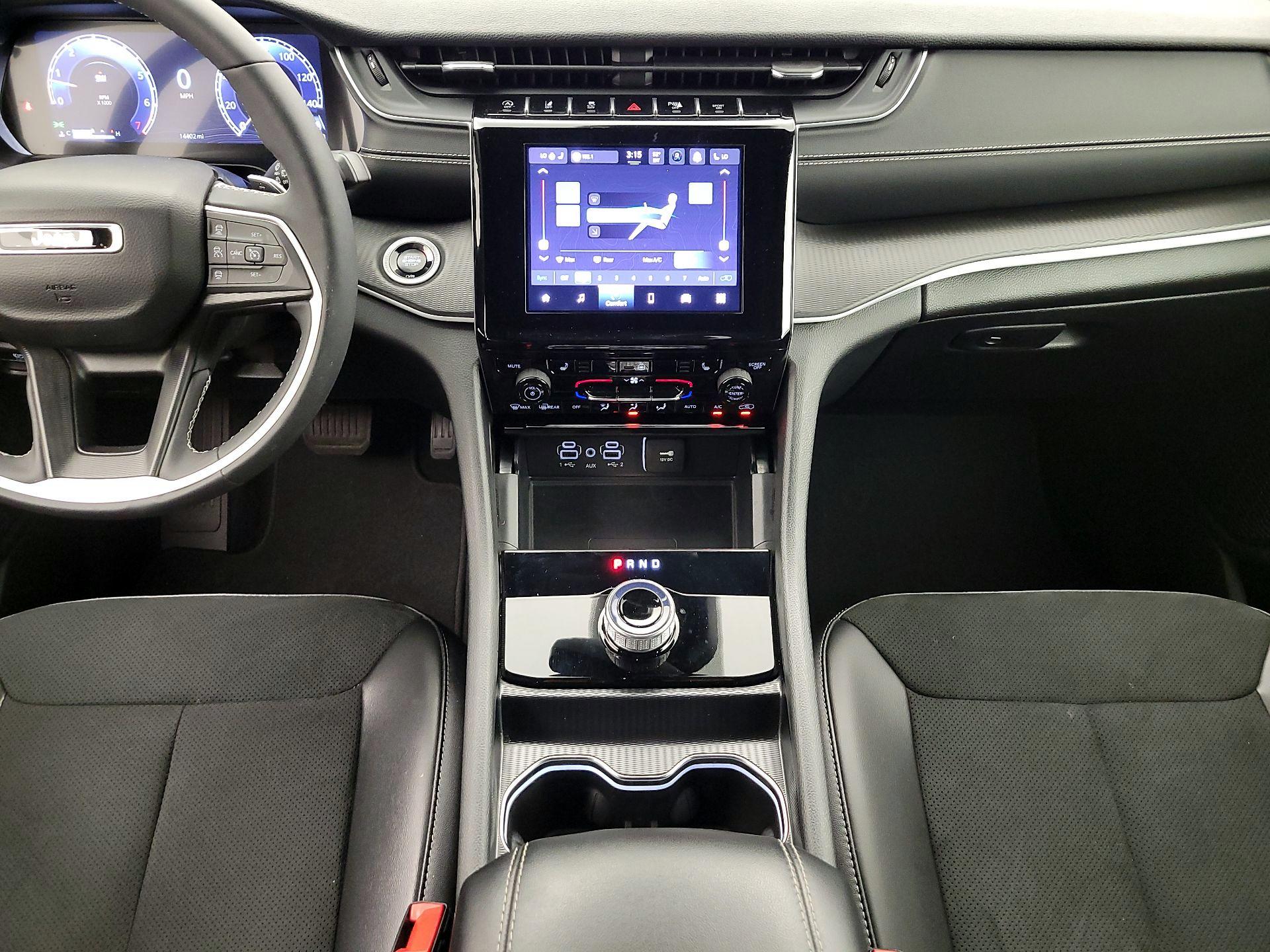 Thumbnail: 2024 Jeep Grand Cherokee - 17