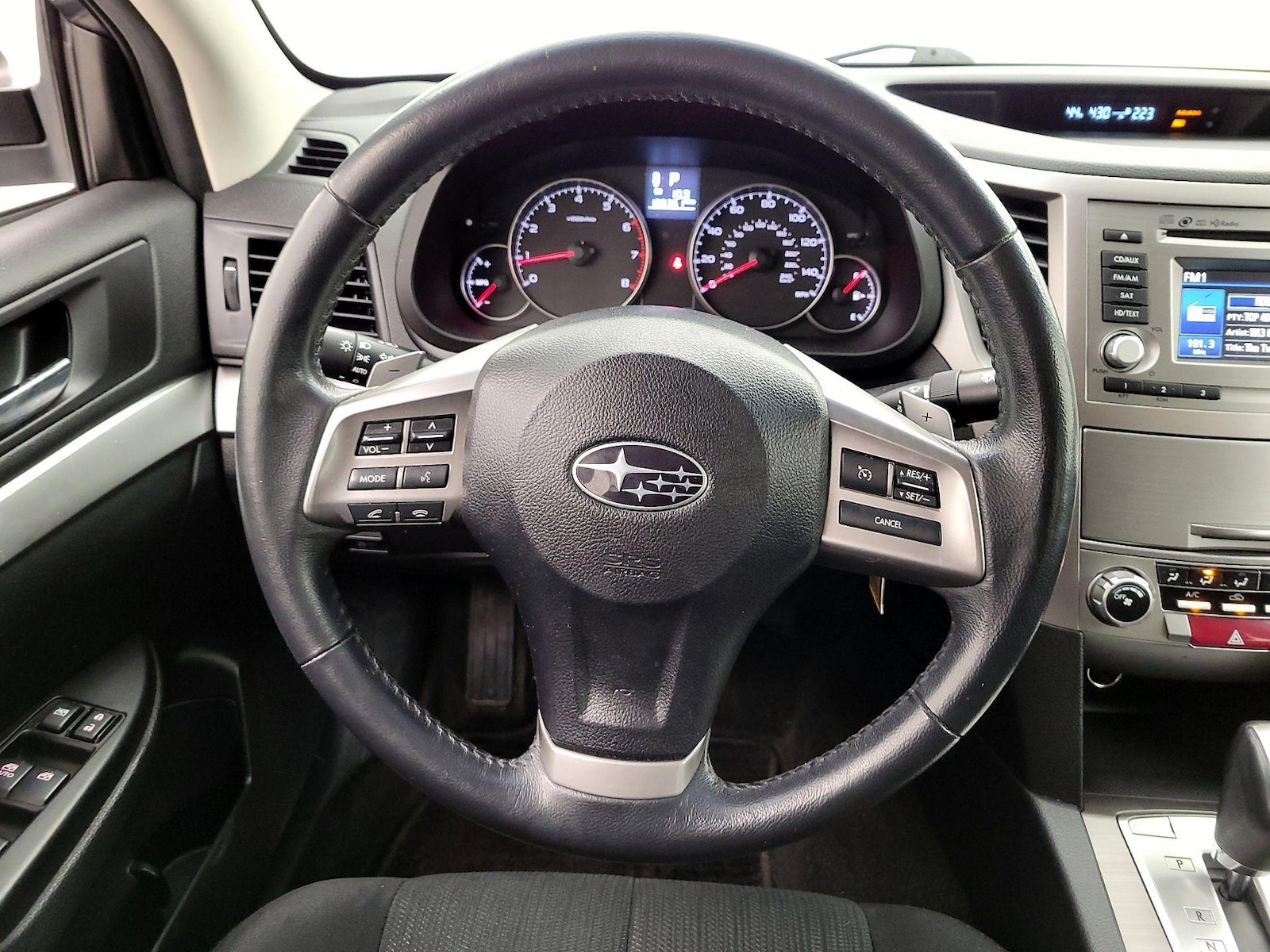 2014 Subaru Legacy 2.5i Premium - Photo 11