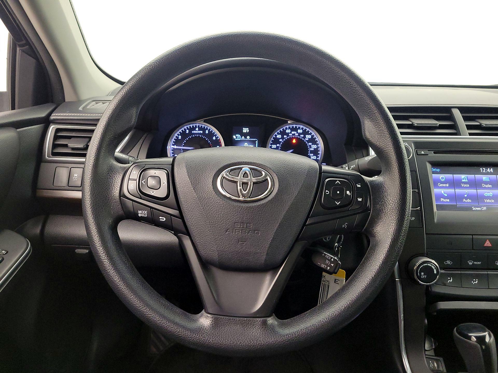 Thumbnail: 2016 Toyota Camry - 10