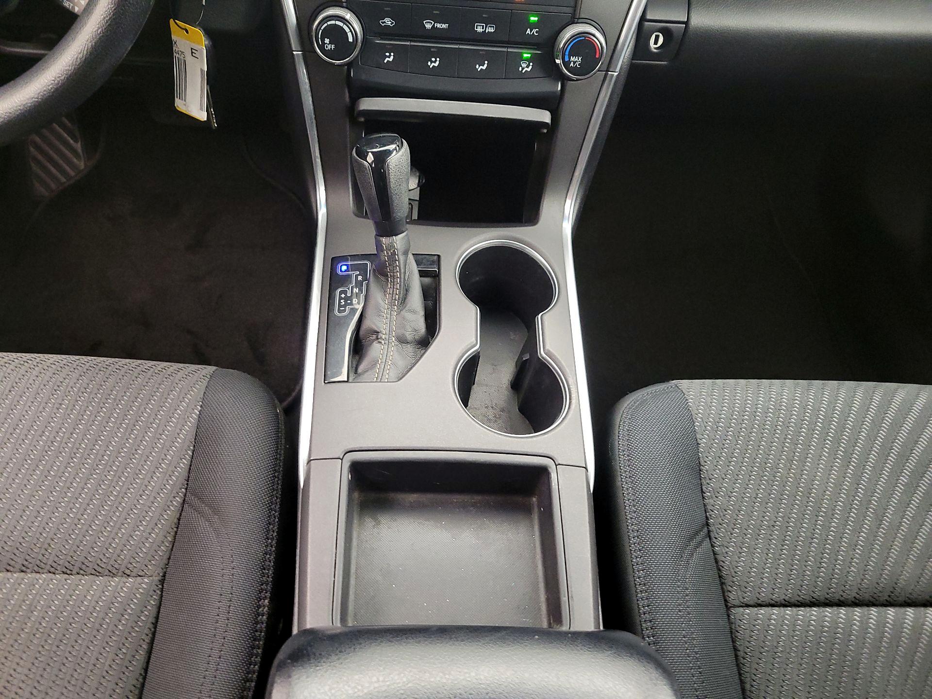 Thumbnail: 2016 Toyota Camry - 17