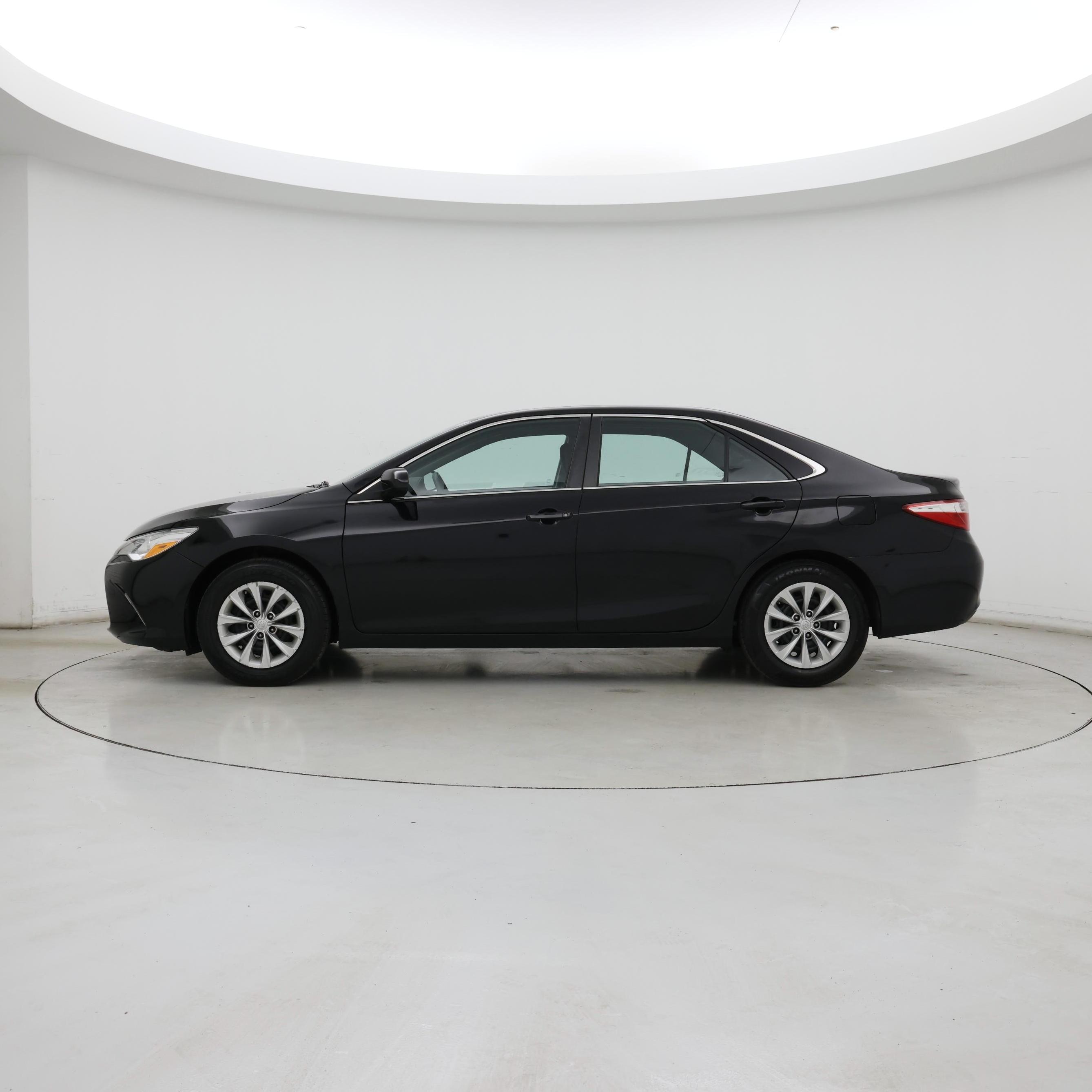 Thumbnail: 2016 Toyota Camry - 3