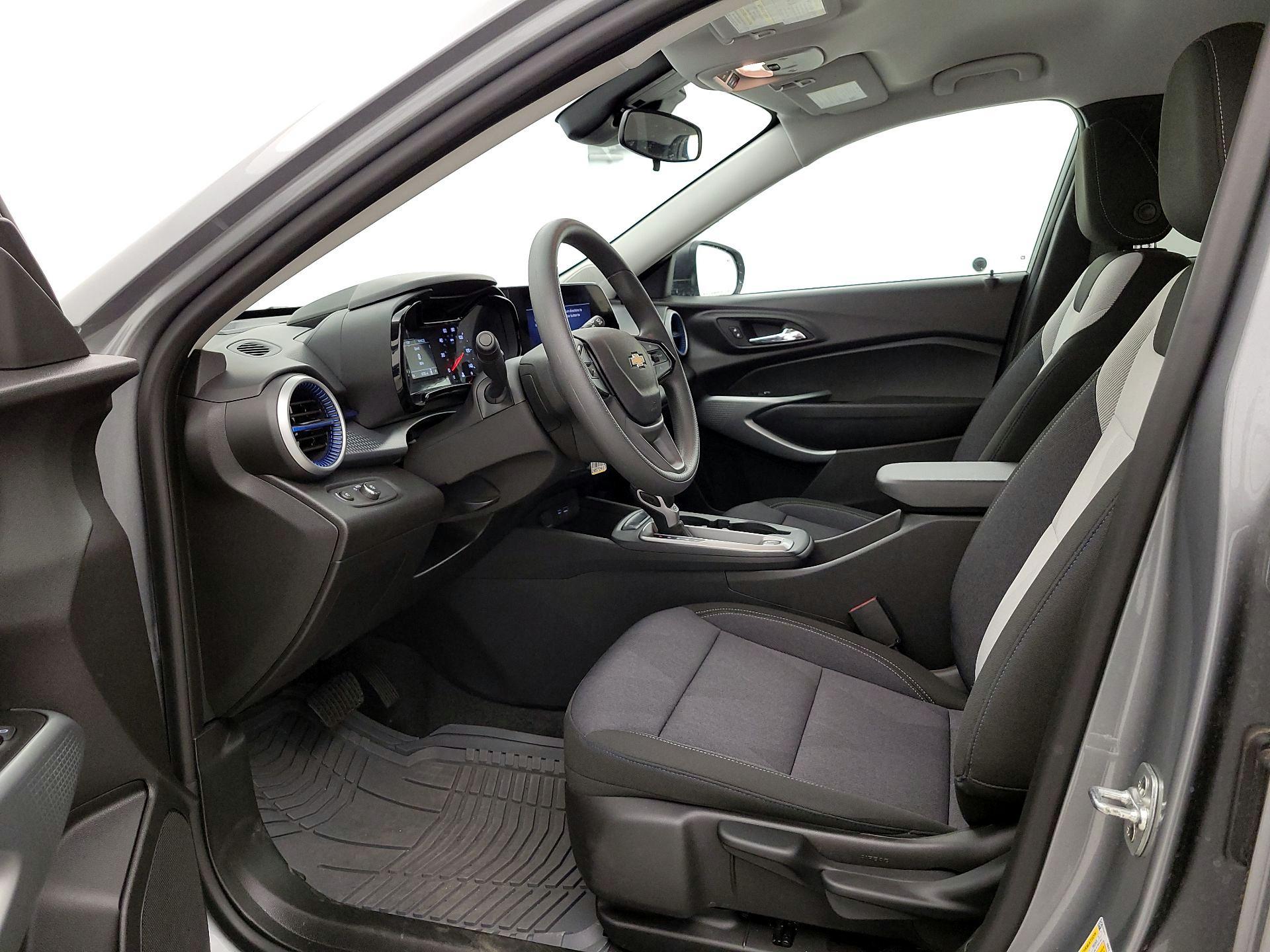 Thumbnail: 2025 Chevrolet Trax - 11