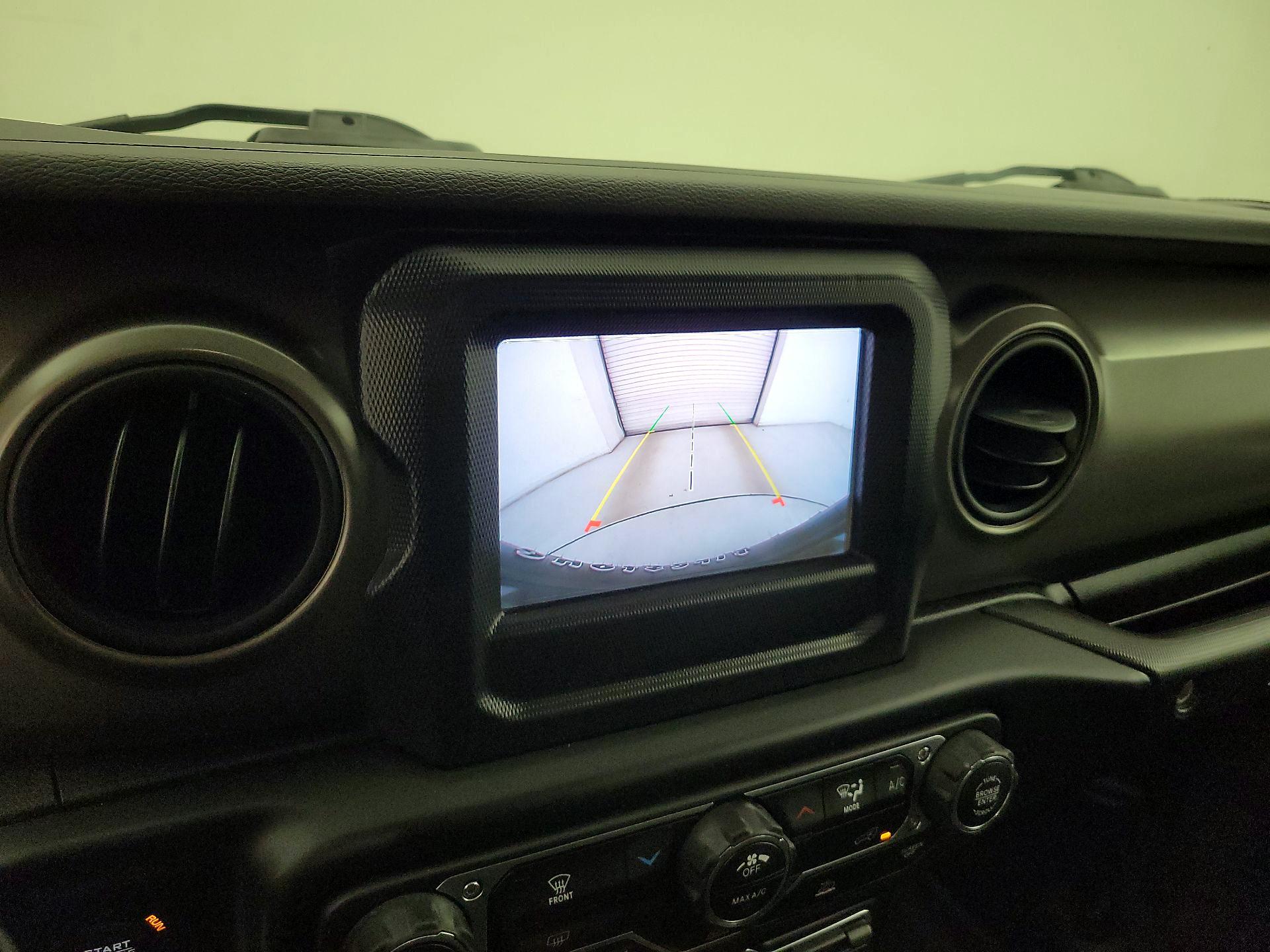 Thumbnail: 2022 Jeep Wrangler - 14