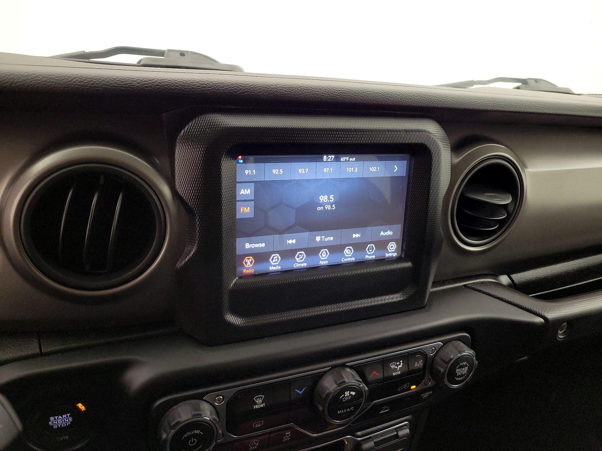 Thumbnail: 2022 Jeep Wrangler - 15