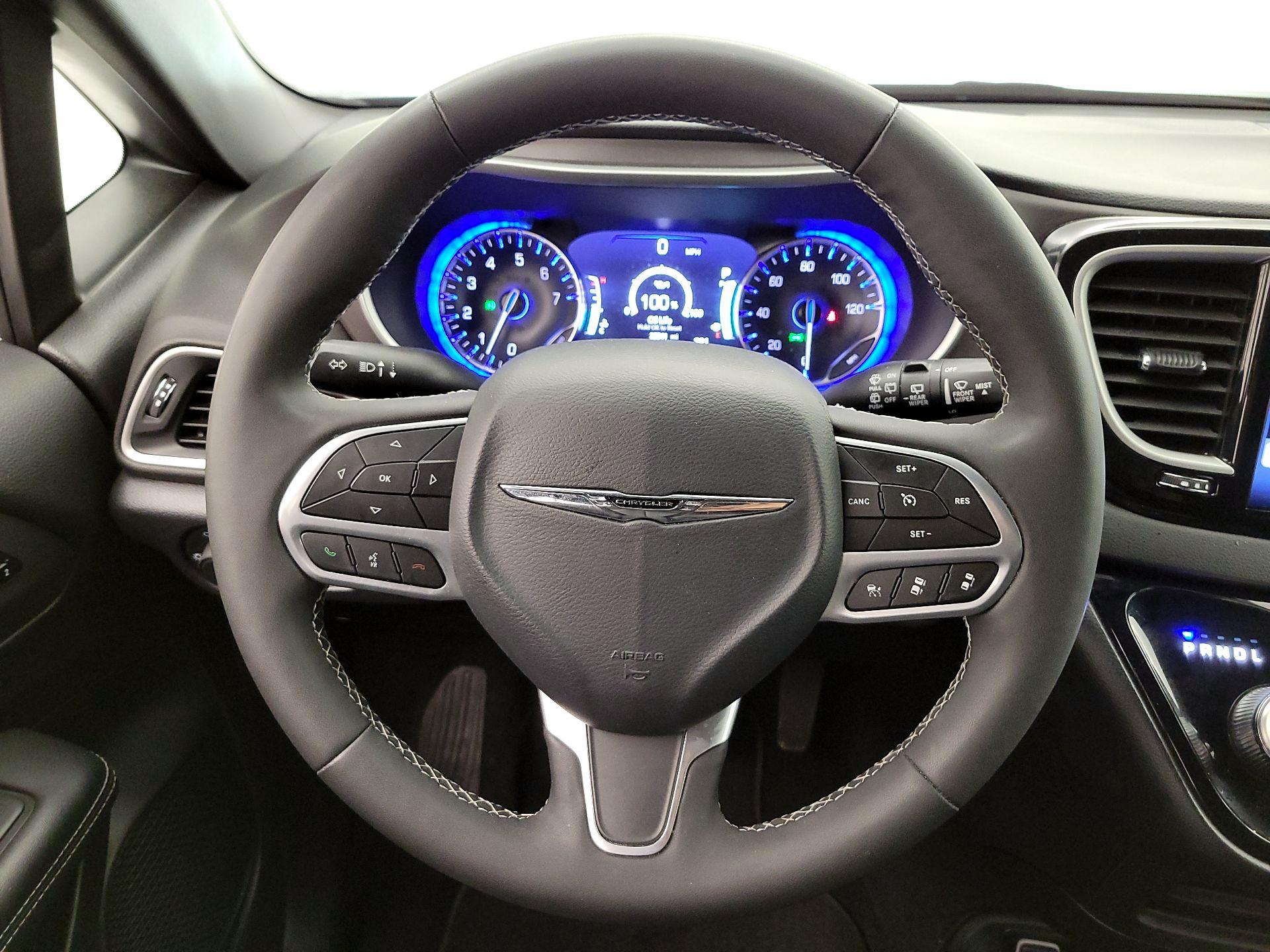 Thumbnail: 2025 Chrysler Pacifica - 10