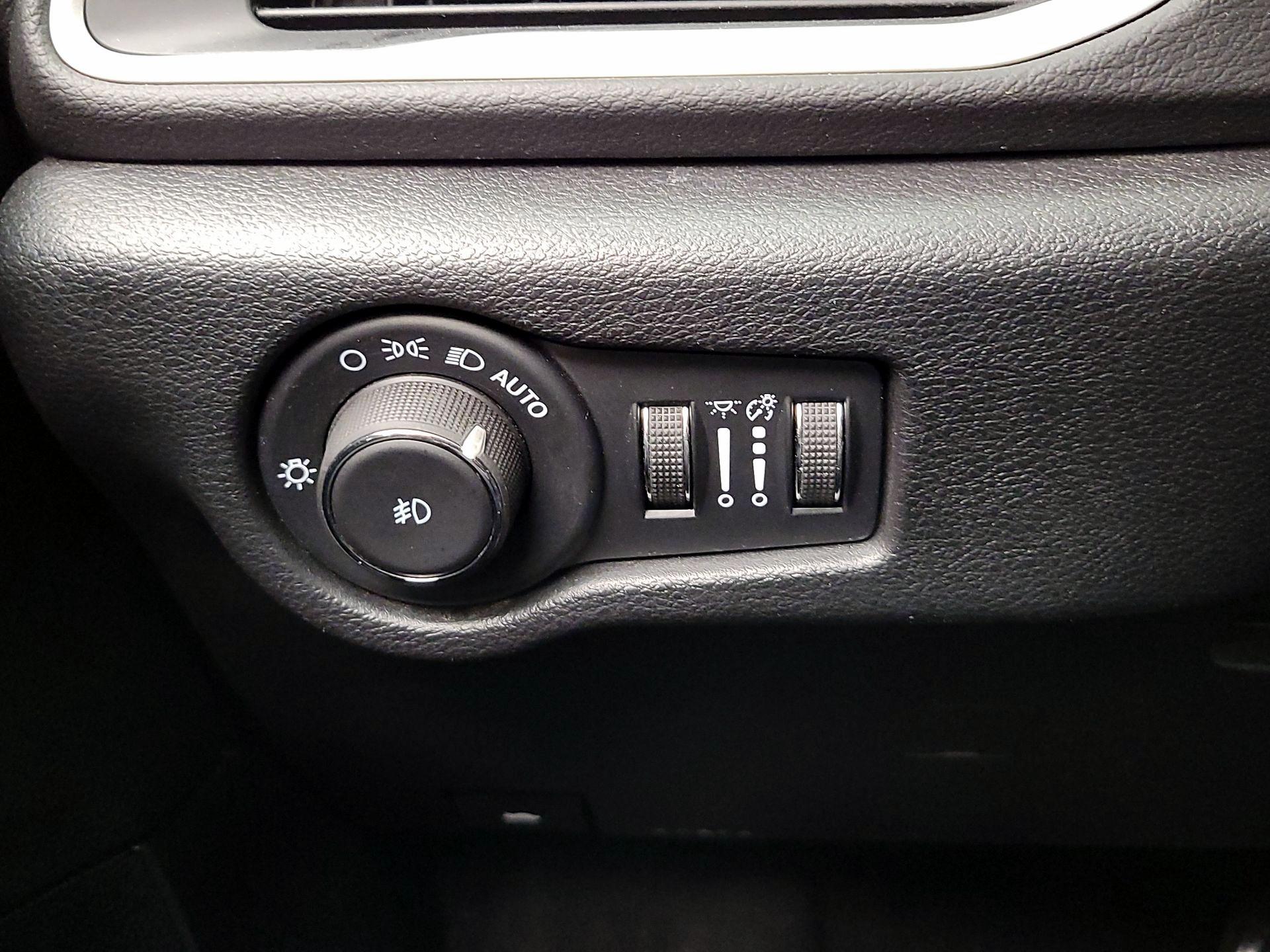 Thumbnail: 2025 Chrysler Pacifica - 13