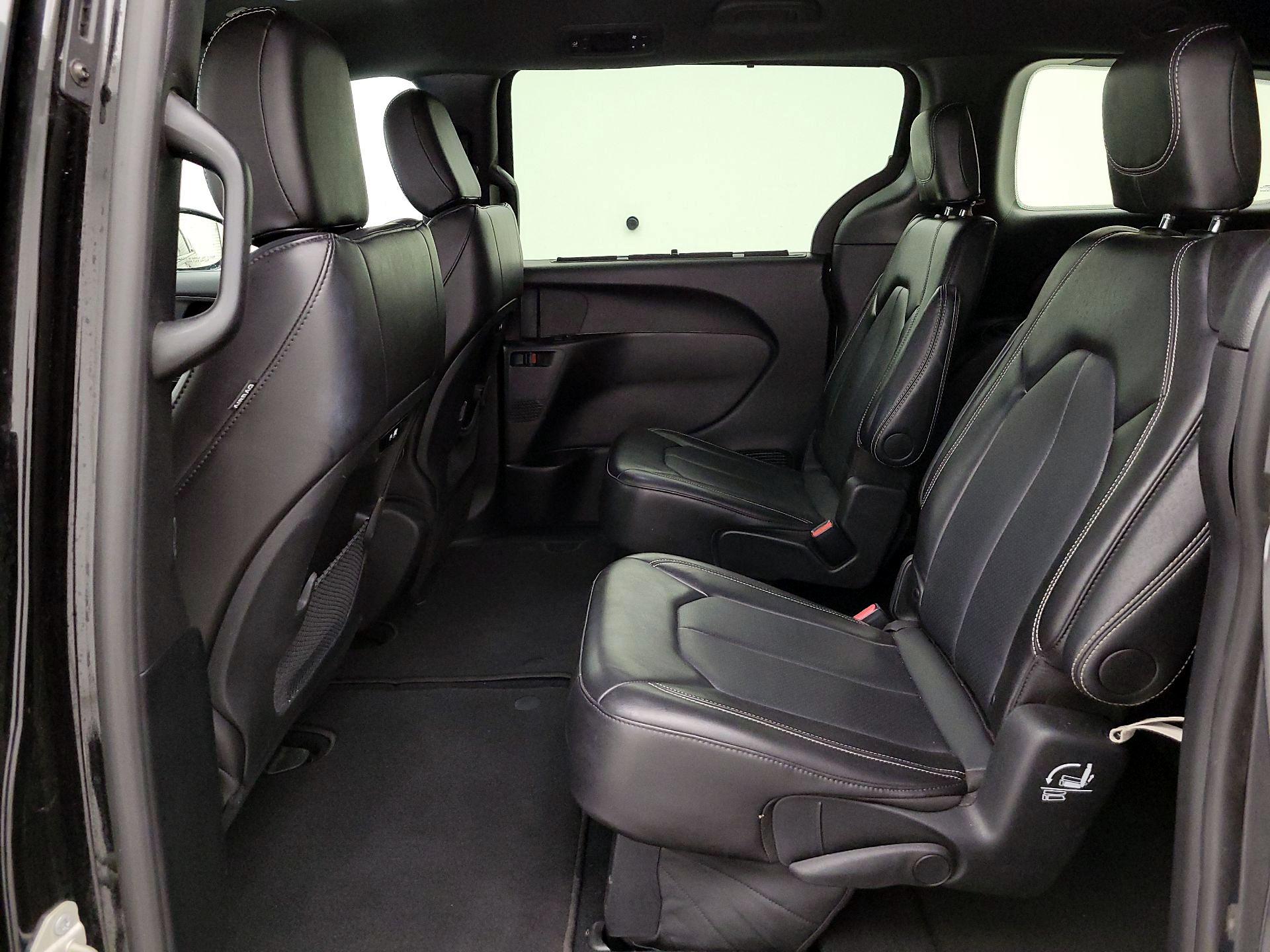 Thumbnail: 2025 Chrysler Pacifica - 19