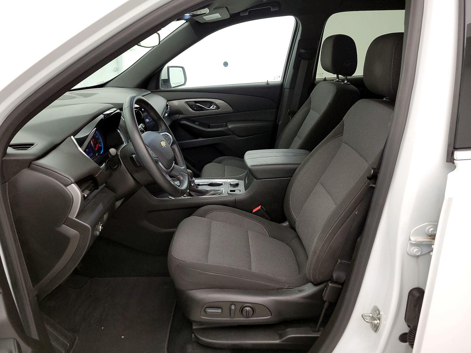 Thumbnail: 2023 Chevrolet Traverse - 11