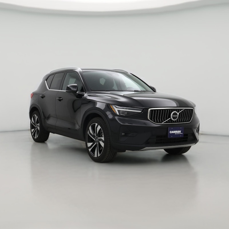 2024 Volvo XC40 B5 Plus Bright Theme