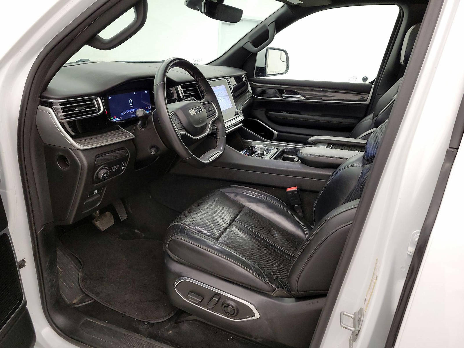 2022 Jeep Wagoneer Series III - Photo 12