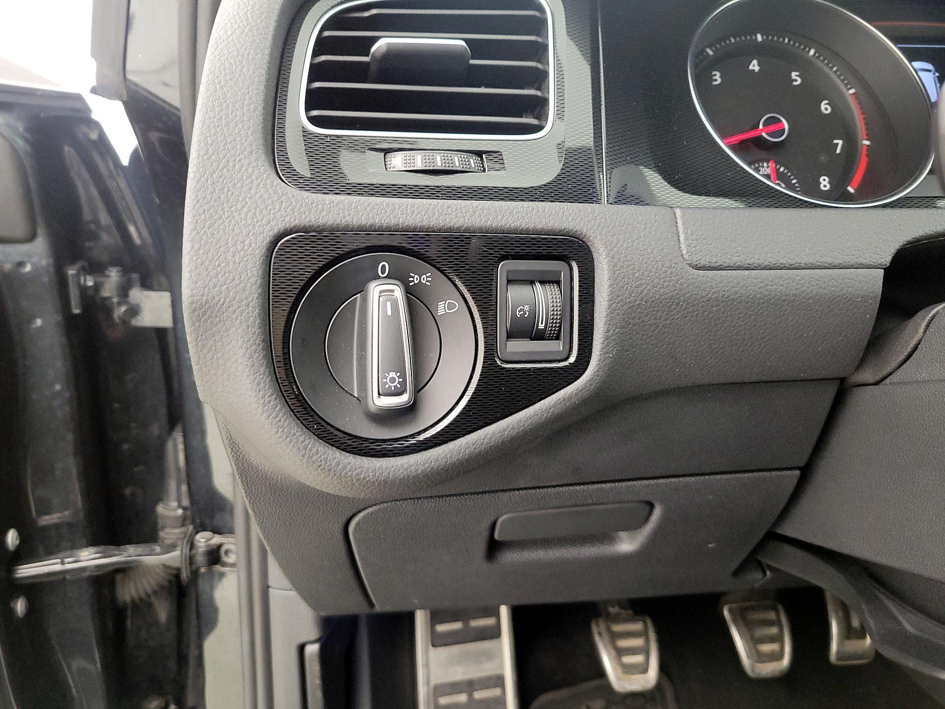 Thumbnail: 2017 Volkswagen Golf - 13