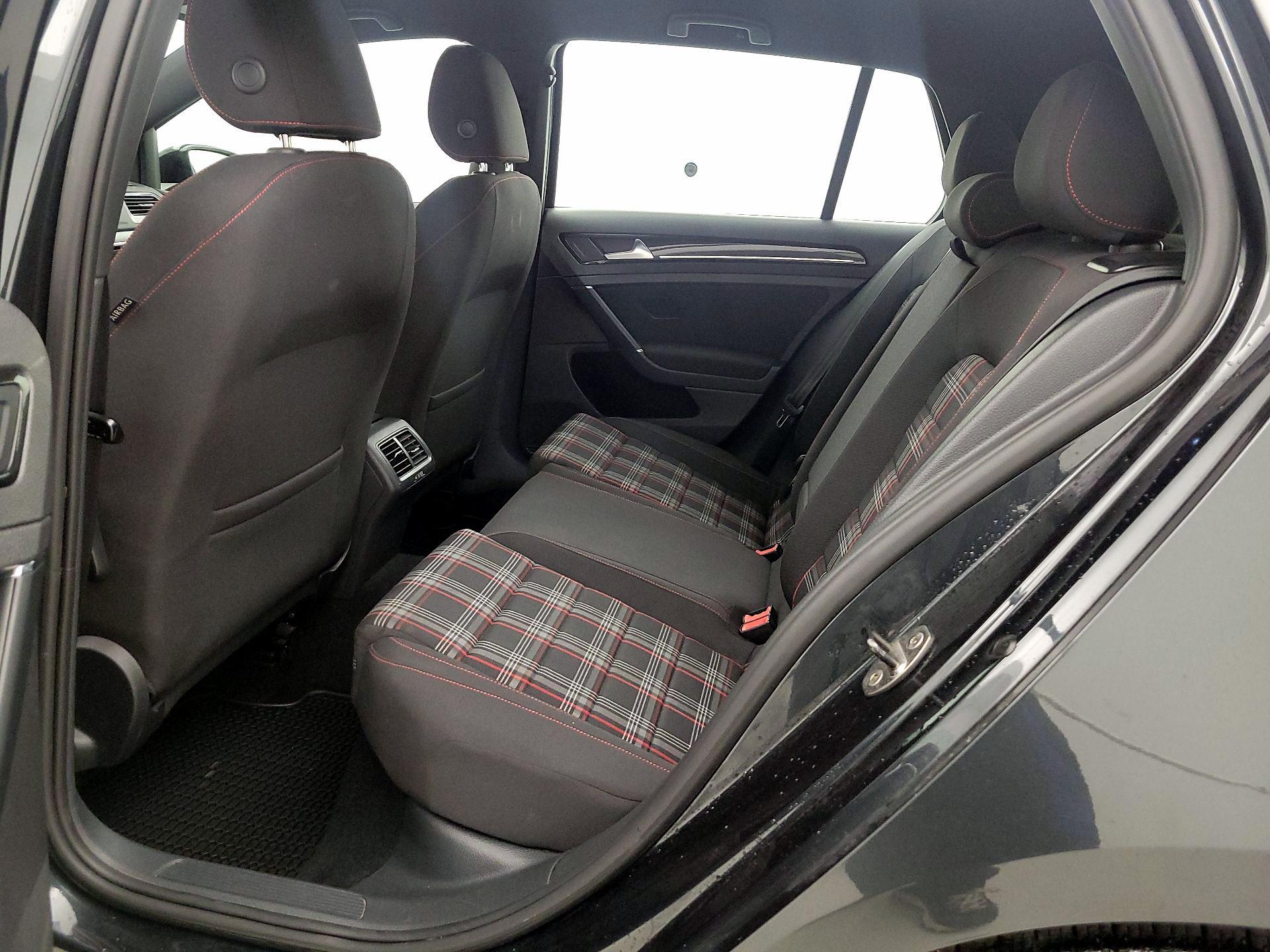 Thumbnail: 2017 Volkswagen Golf - 19