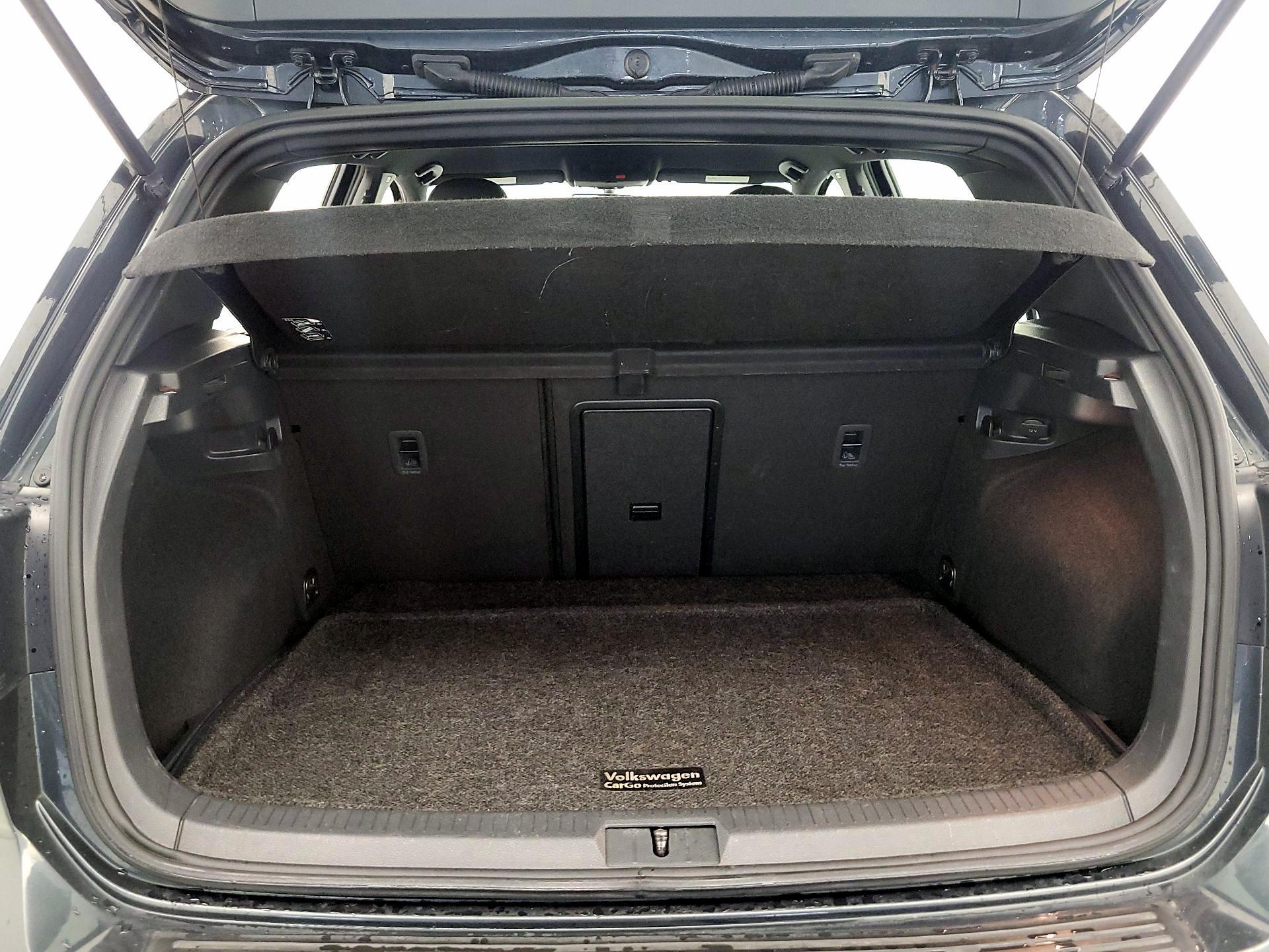 Thumbnail: 2017 Volkswagen Golf - 20